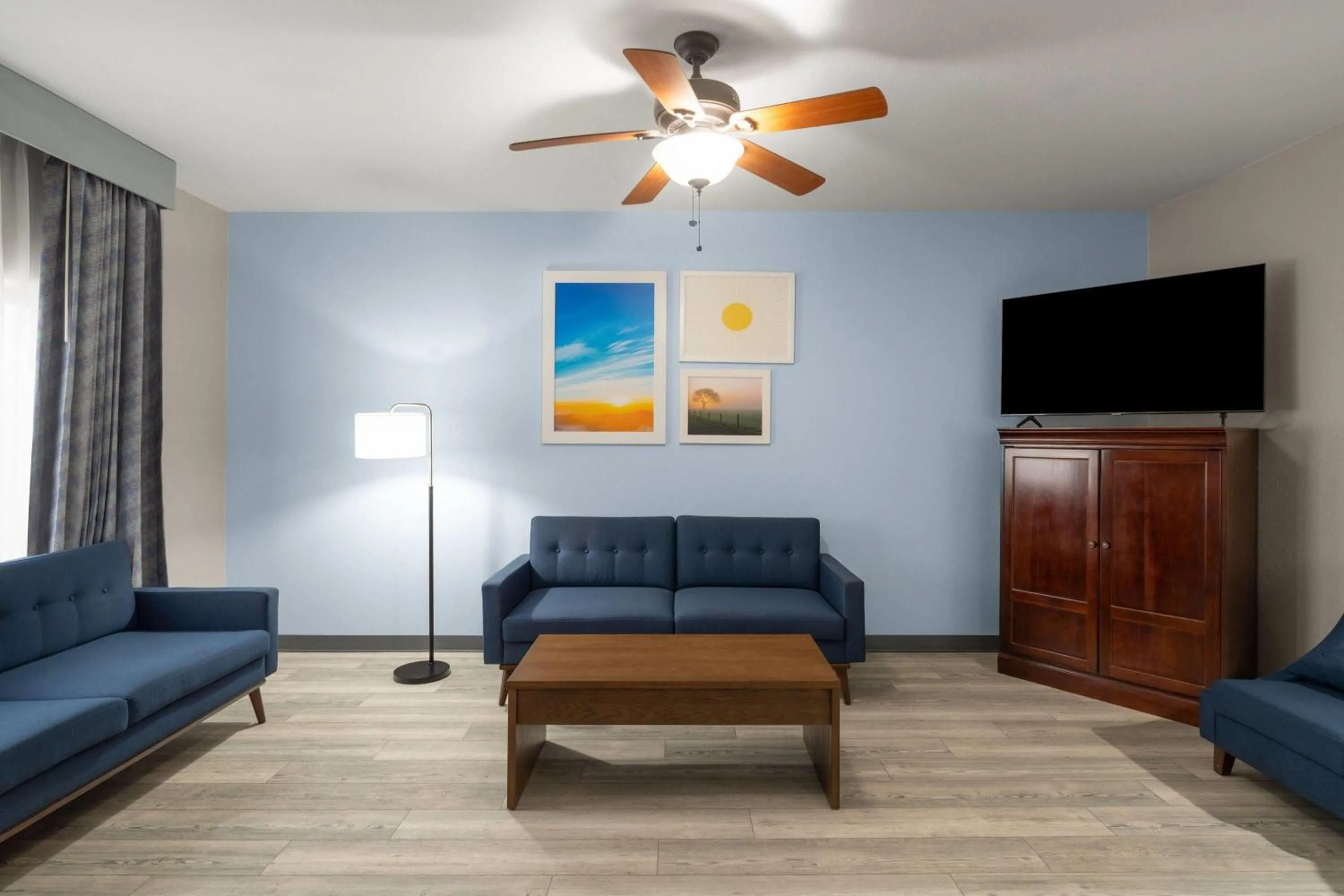 Lobby or reception in Days Inn by Wyndham Coffeyville, Kansas