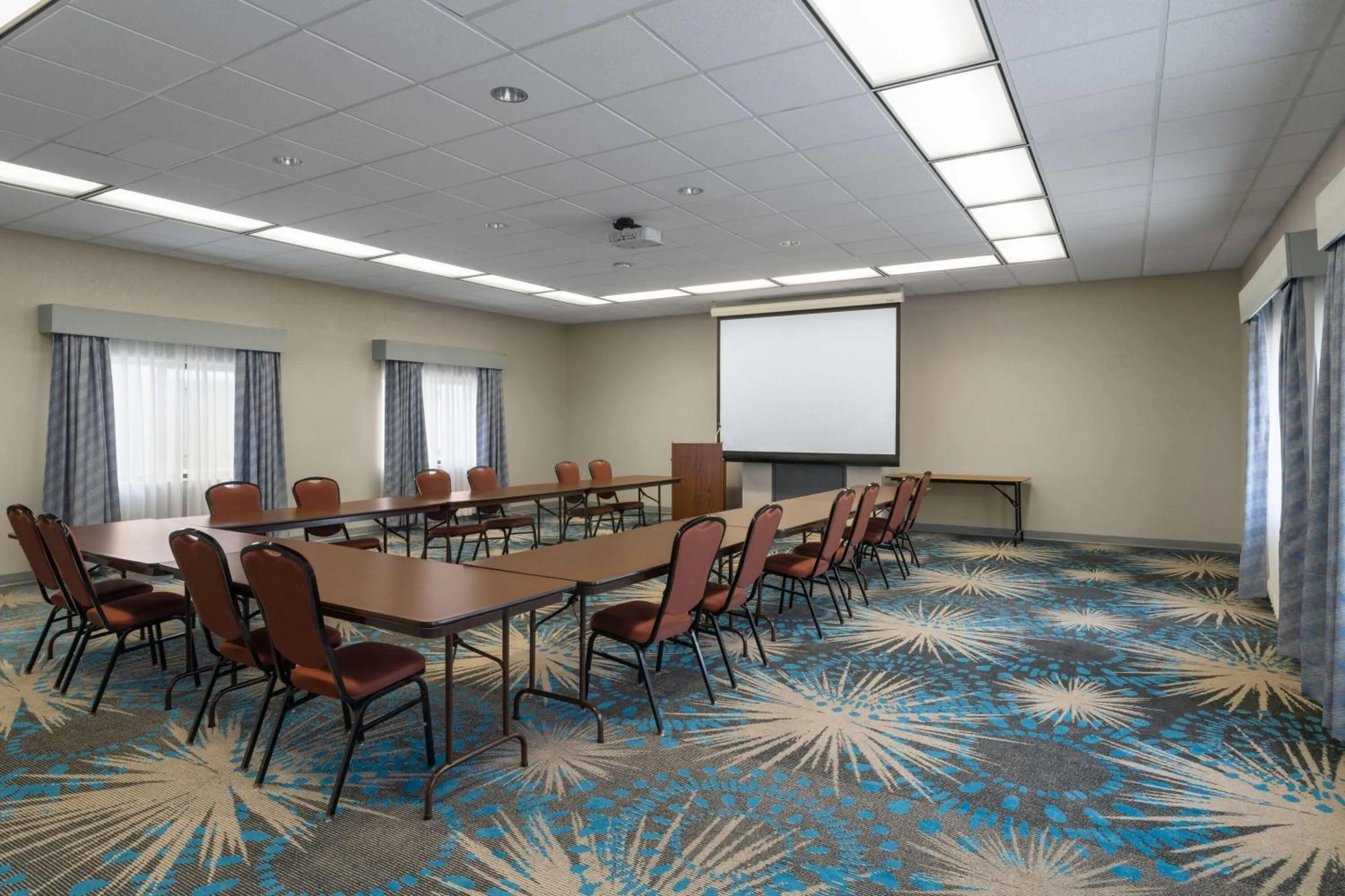 Meeting/conference room in Days Inn by Wyndham Coffeyville, Kansas
