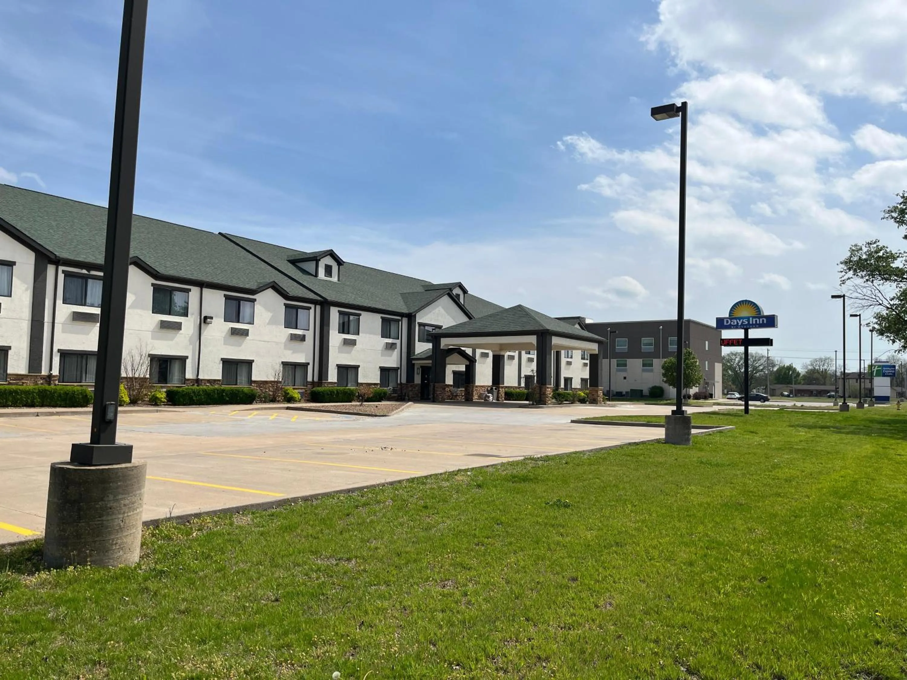 Property building in Days Inn by Wyndham Coffeyville, Kansas
