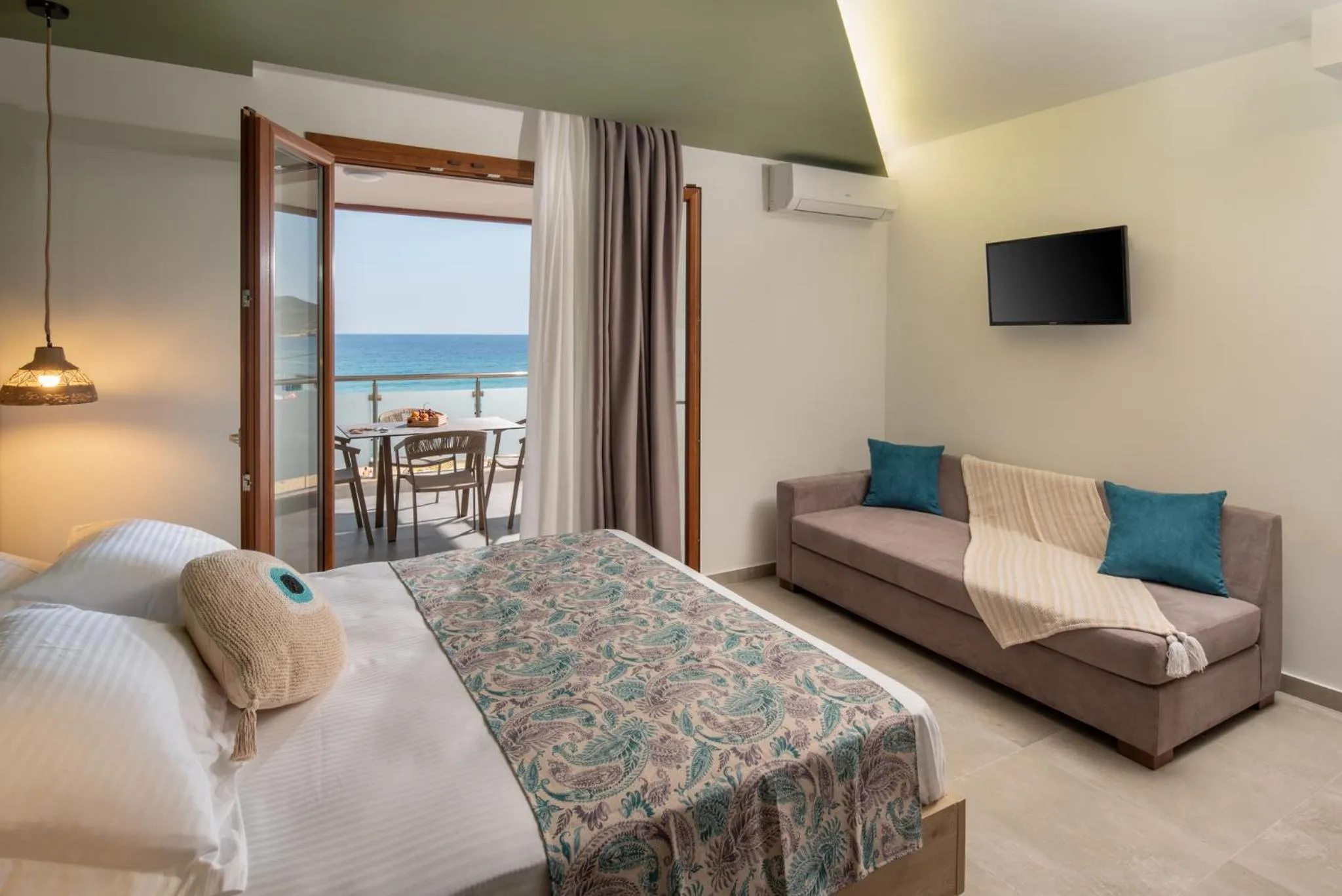 Bed in Stavros Compass