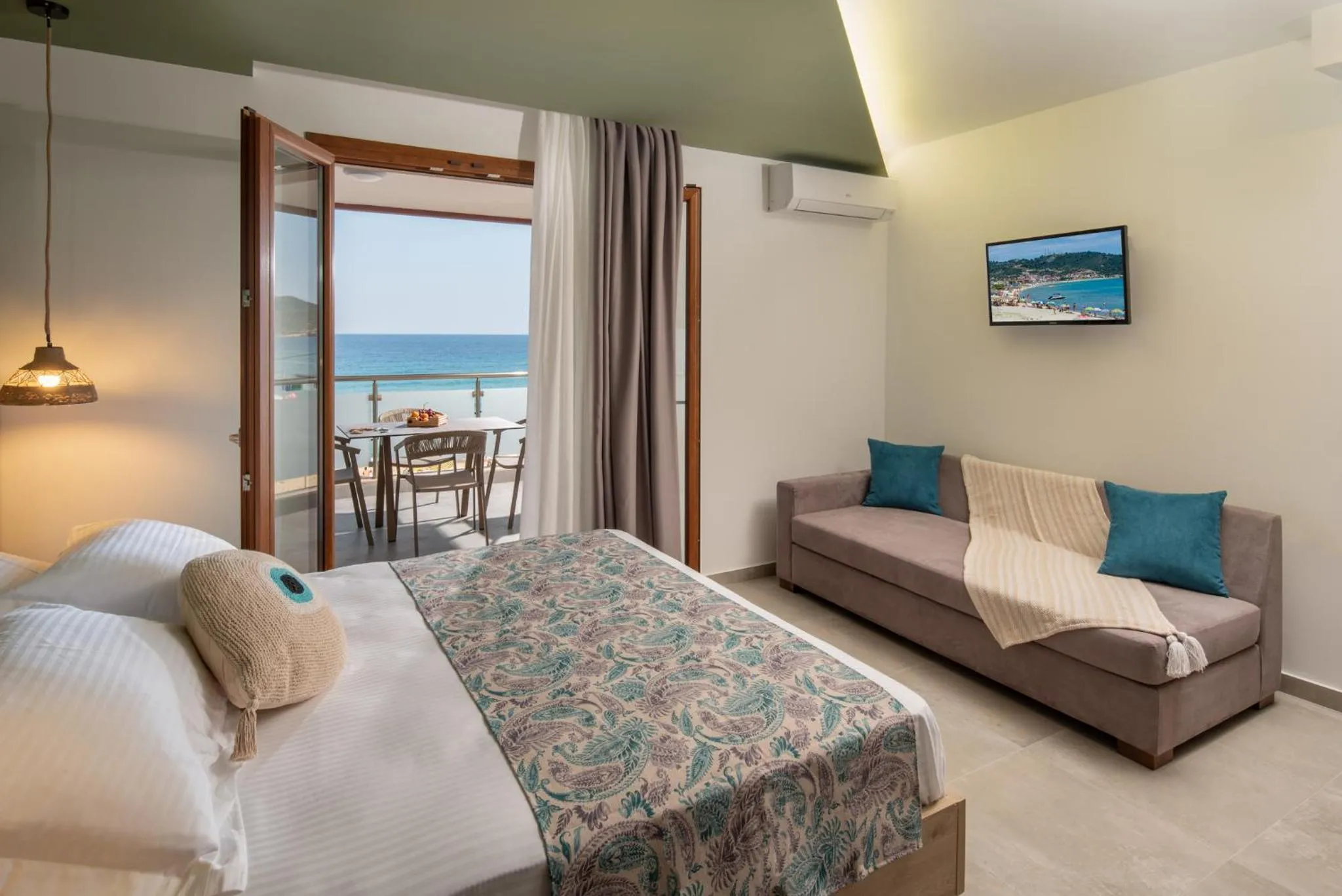 Bed in Stavros Compass