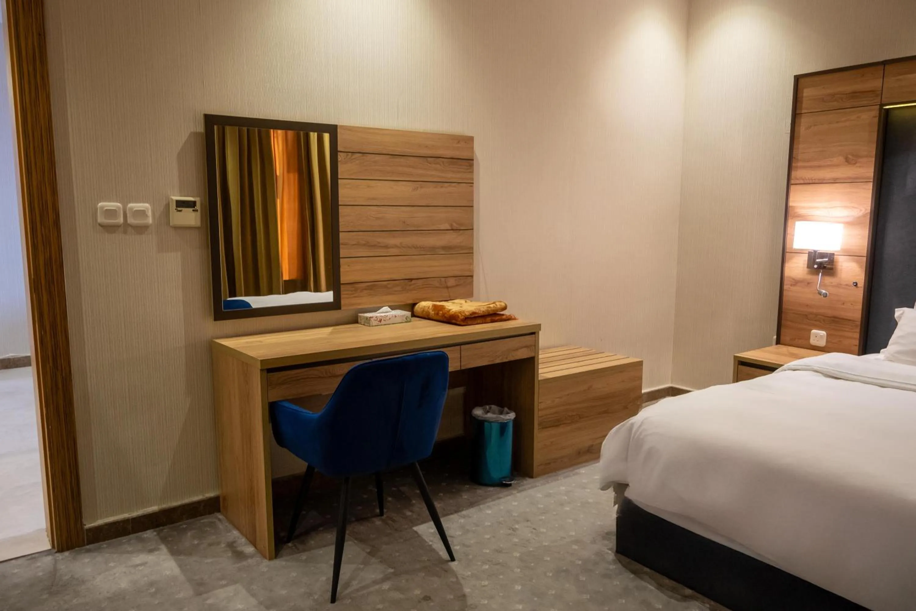 Bedroom, Bed in لافنت بارك للشقق المخدومة - إقتصادي