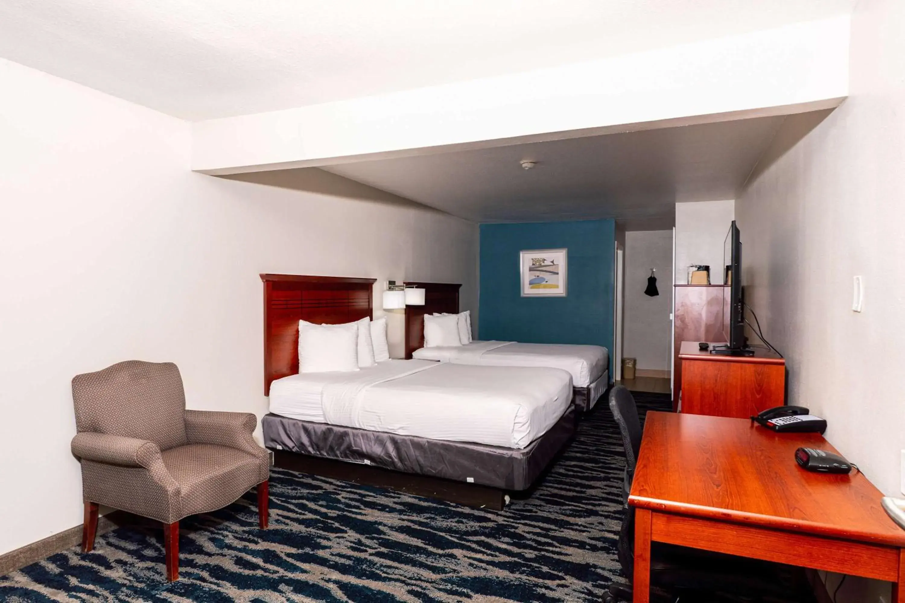 Photo of the whole room, Bed in Best Western Paradise Inn Photo of the whole room, Bed in Best Western Paradise Inn