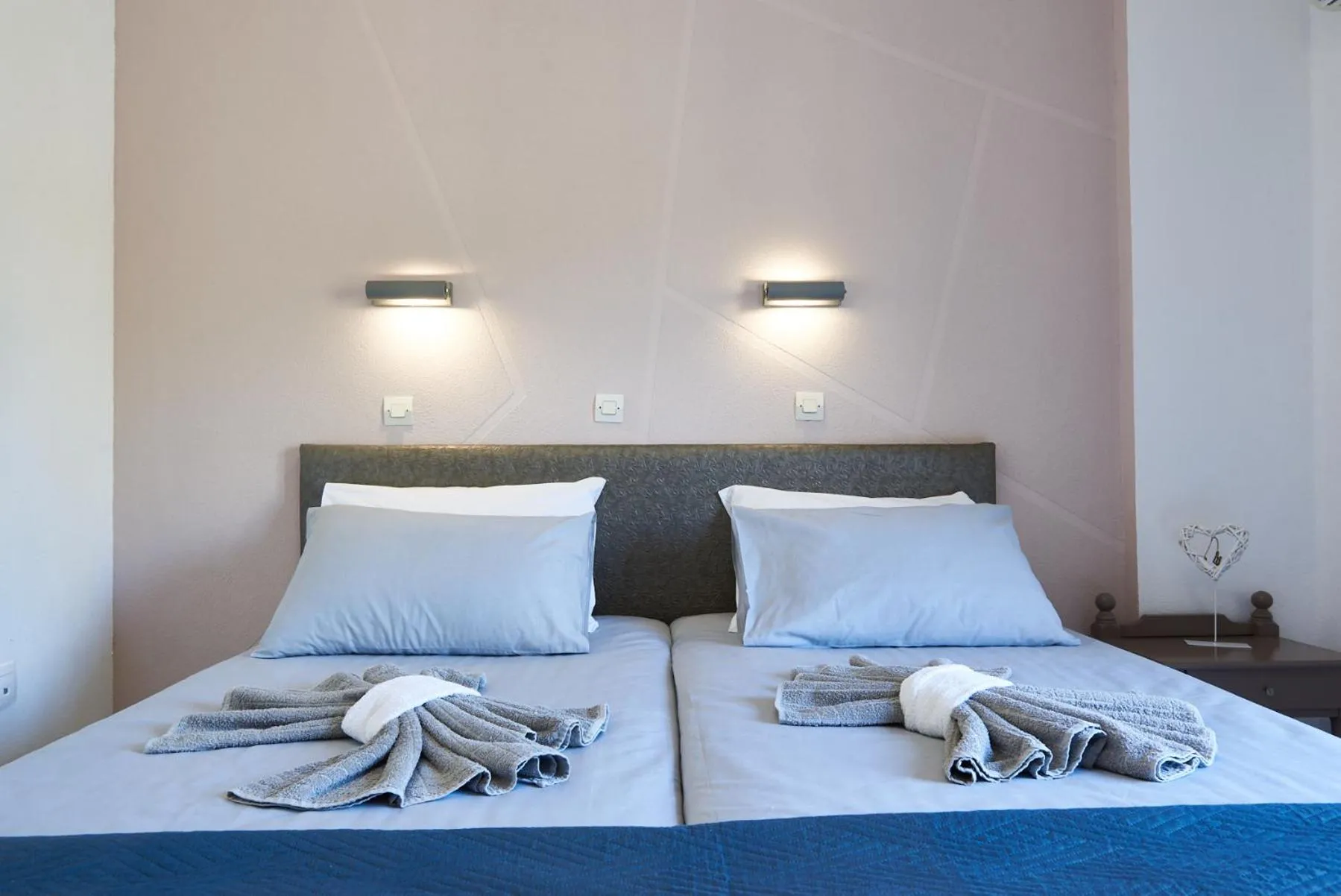 Bed in HOTEL ATHINA