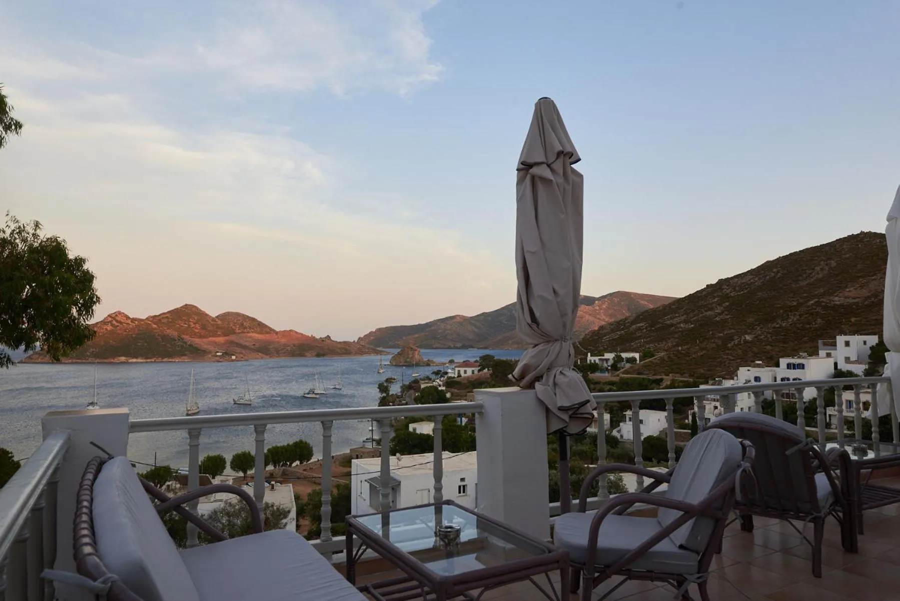HOTEL ATHINA