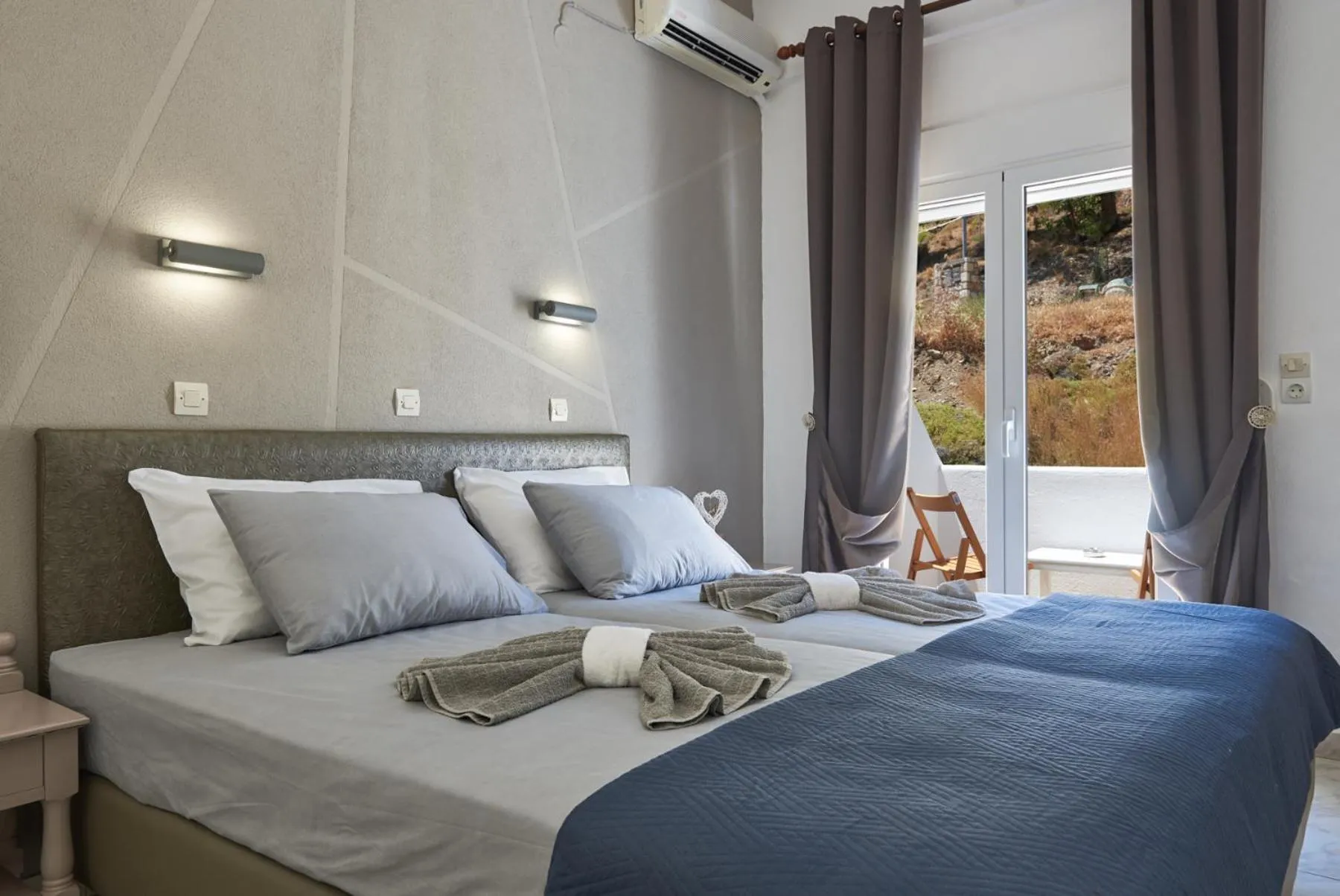 Photo of the whole room, Bed in HOTEL ATHINA