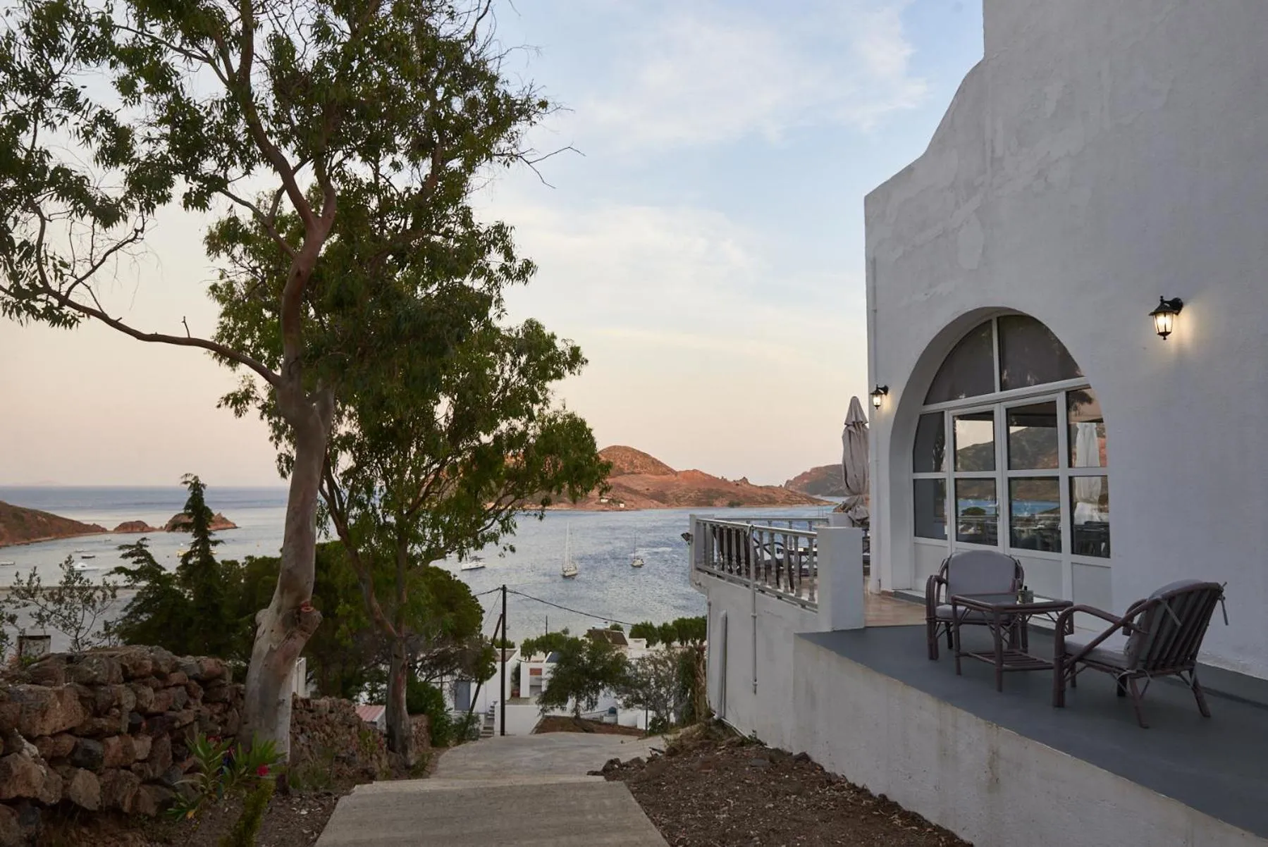 HOTEL ATHINA