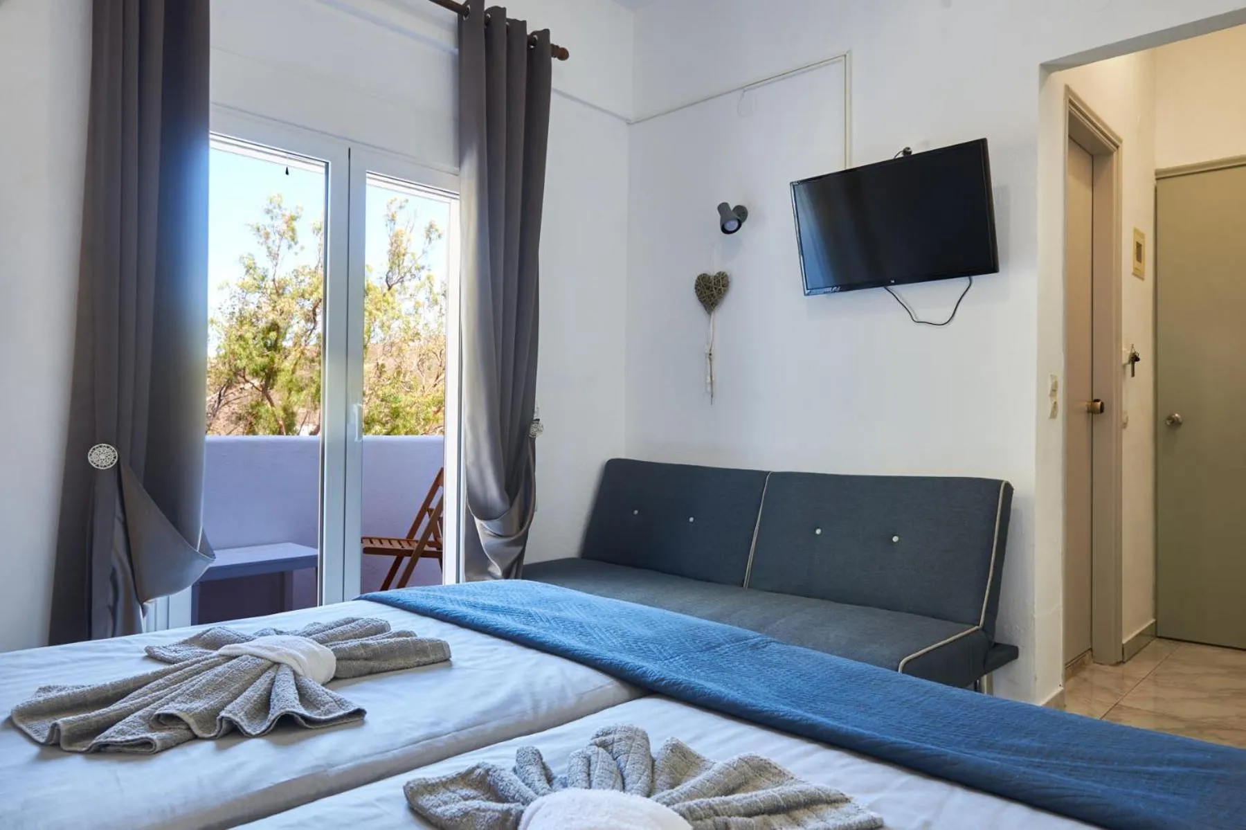 Bed in HOTEL ATHINA