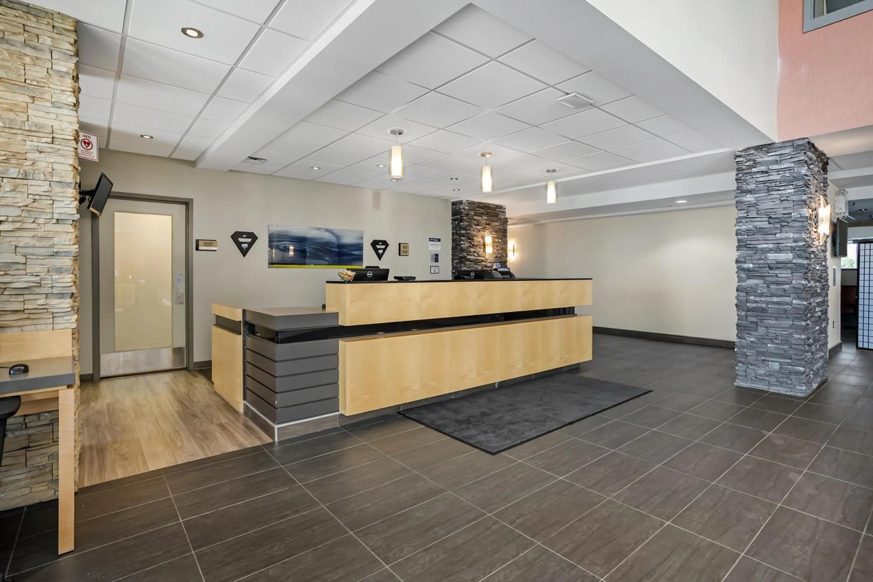 Lobby or reception in Best Western Plus Airport Inn & Suites
