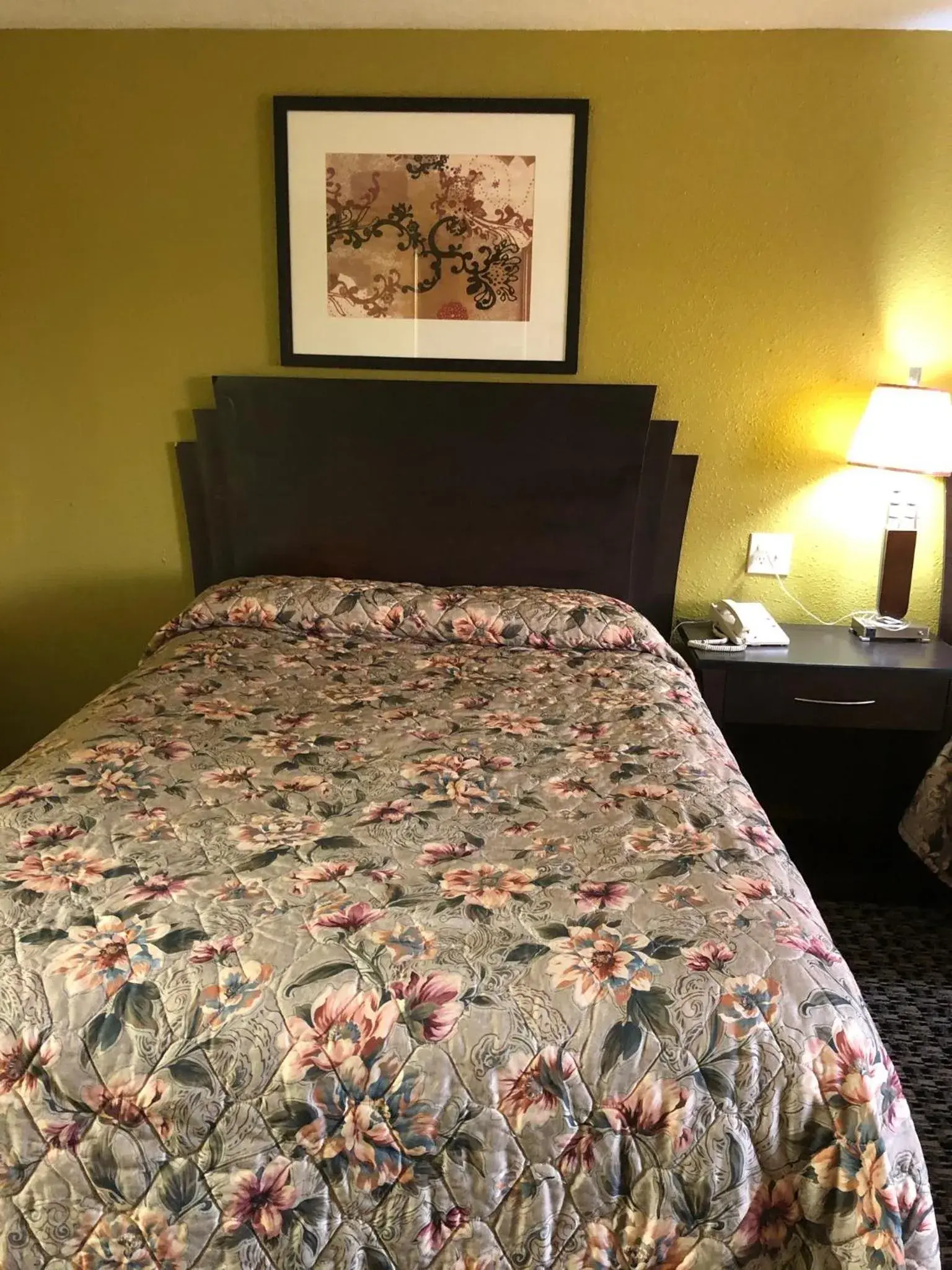 Bed in Kings Inn Mexia