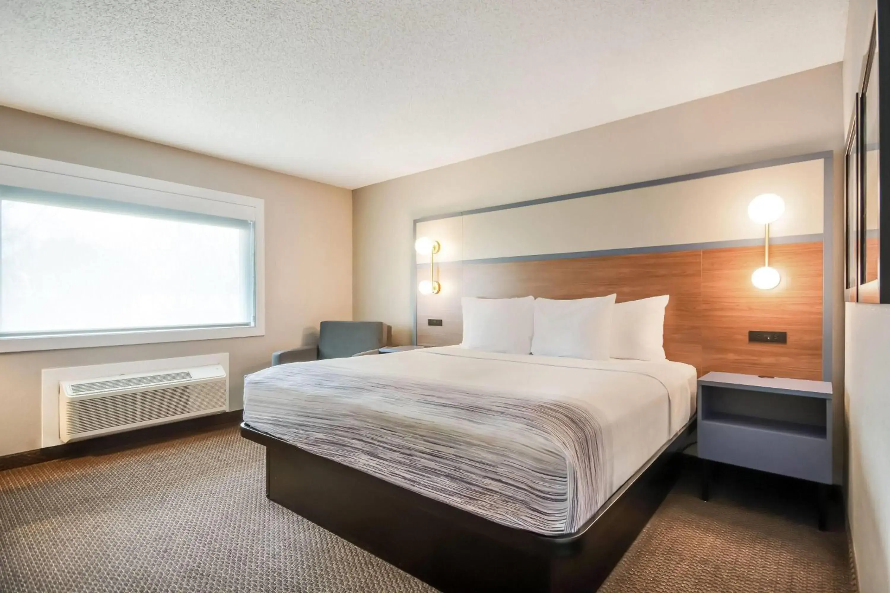 King Room - Non-Smoking in AmericInn by Wyndham St. Peter King Room - Non-Smoking in AmericInn by Wyndham St. Peter