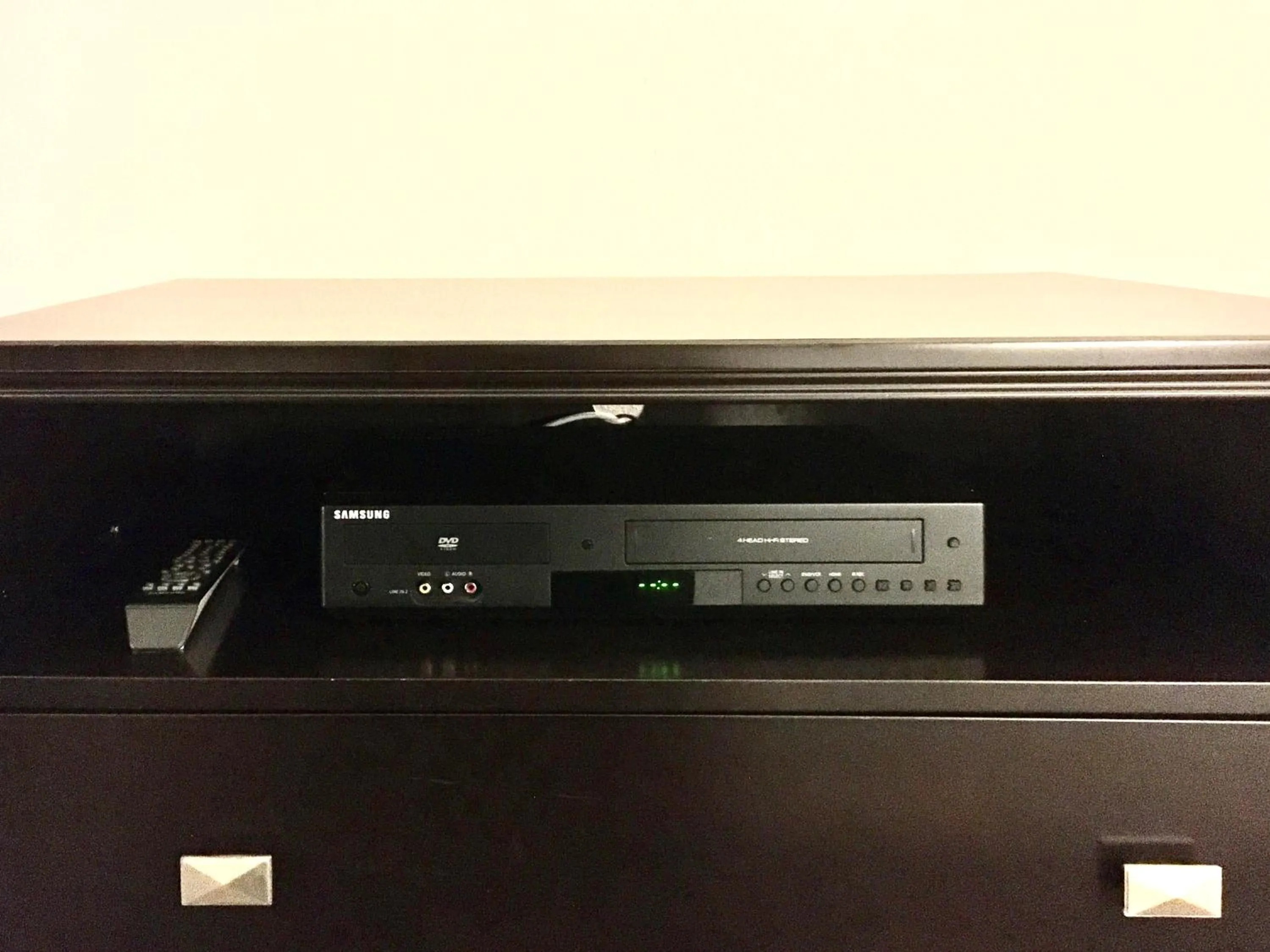 TV and multimedia in Best Western Wheatland Inn