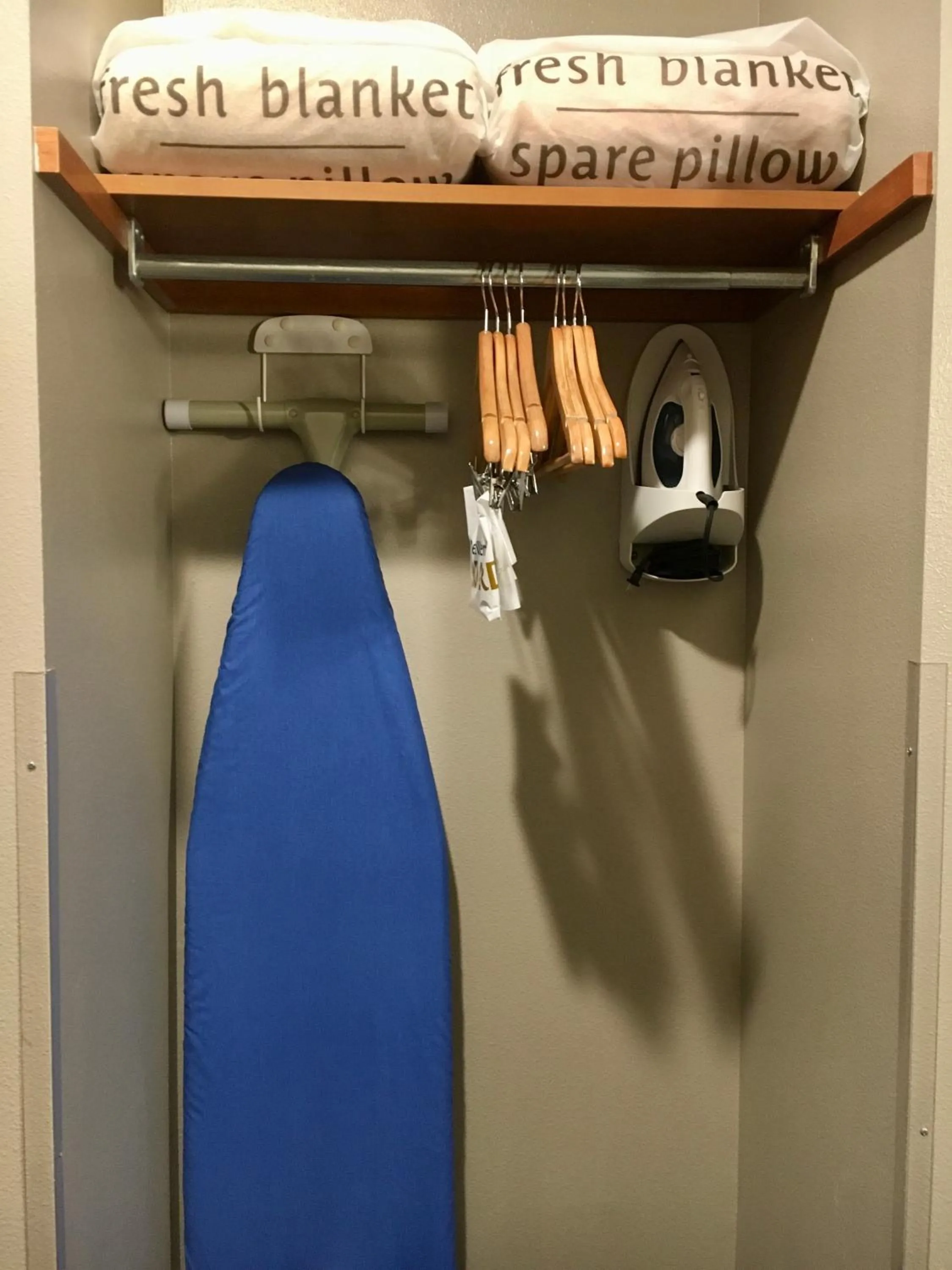 Bedroom in Best Western Wheatland Inn