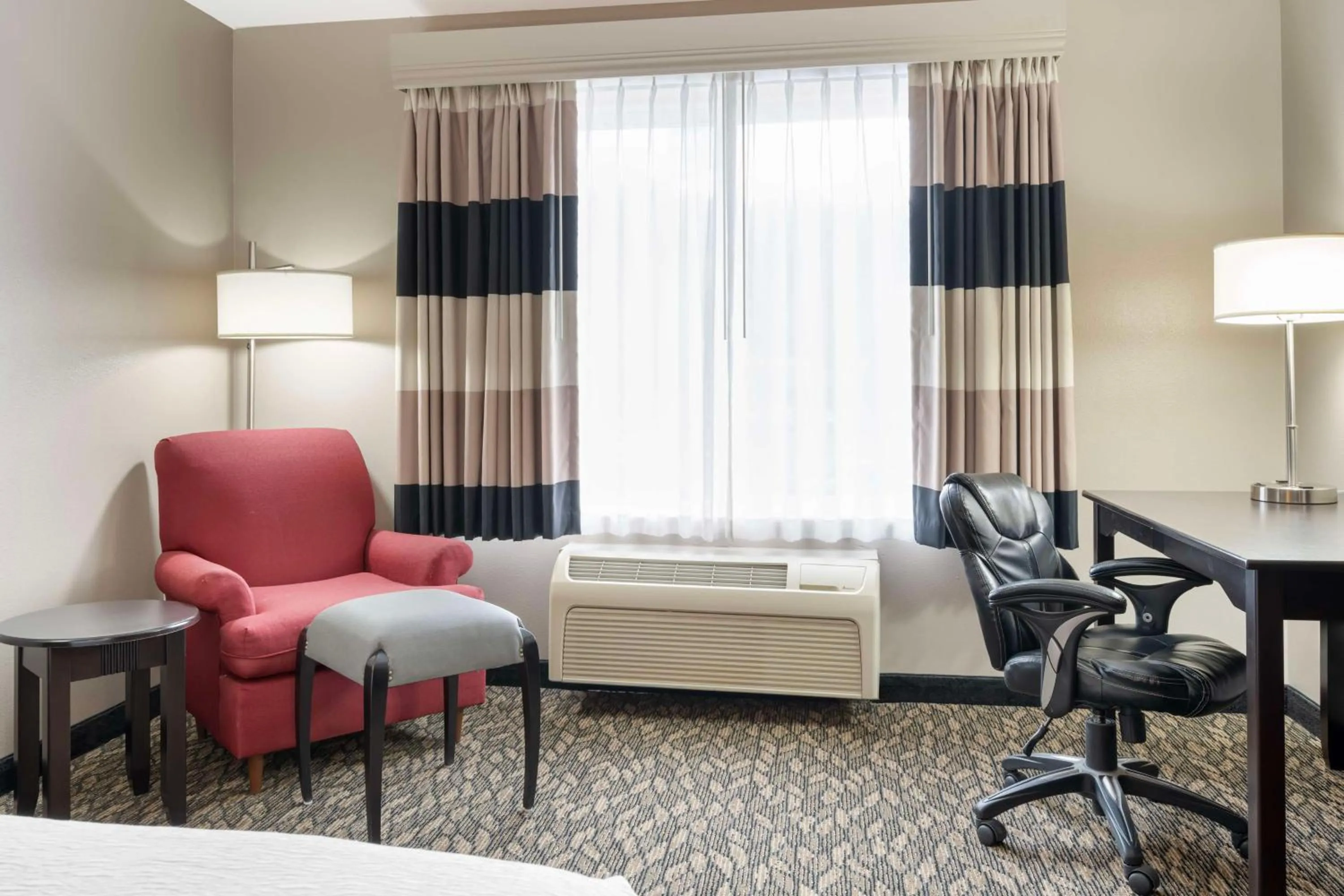 Seating area in Best Western Wheatland Inn