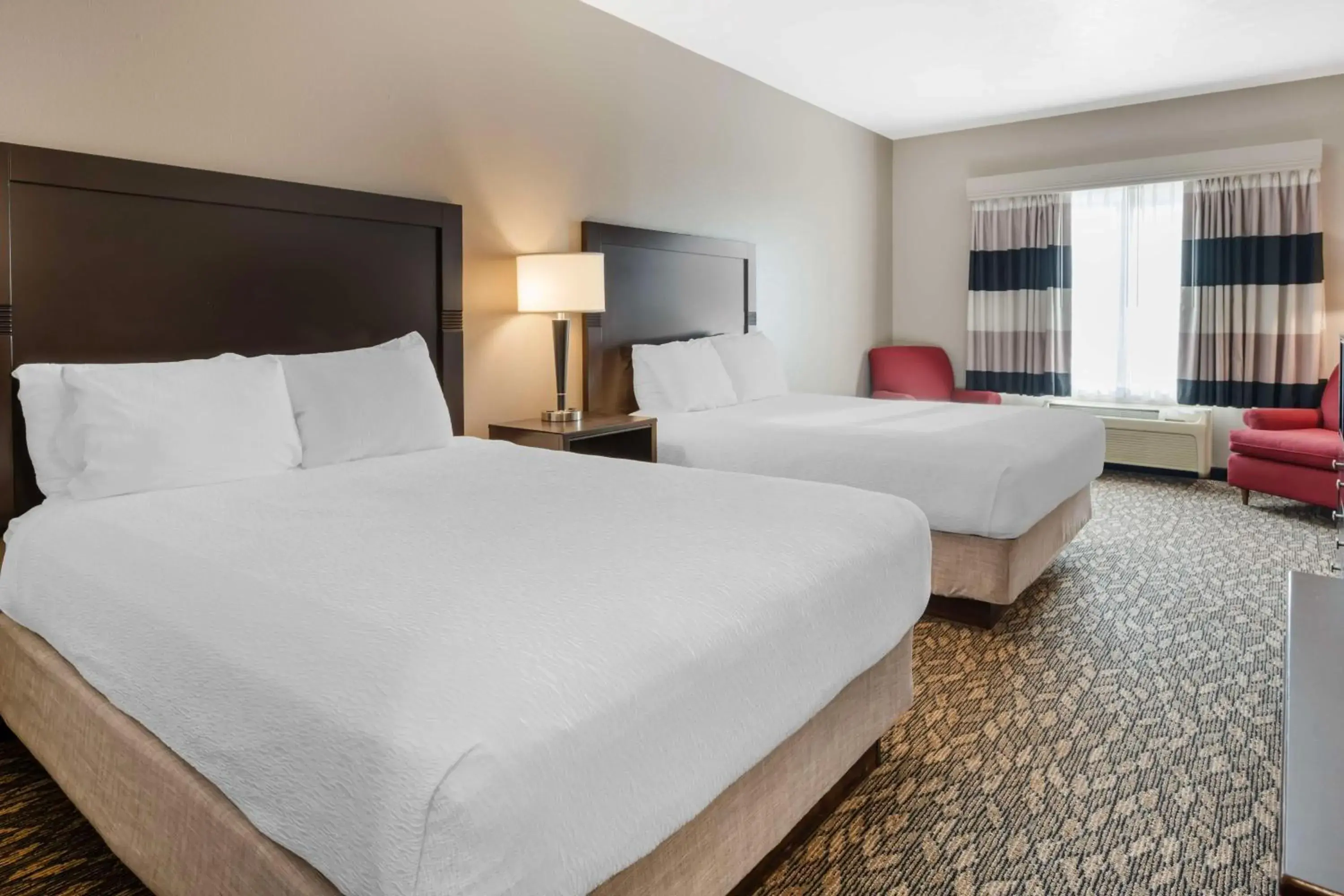 Bed in Best Western Wheatland Inn Bed in Best Western Wheatland Inn