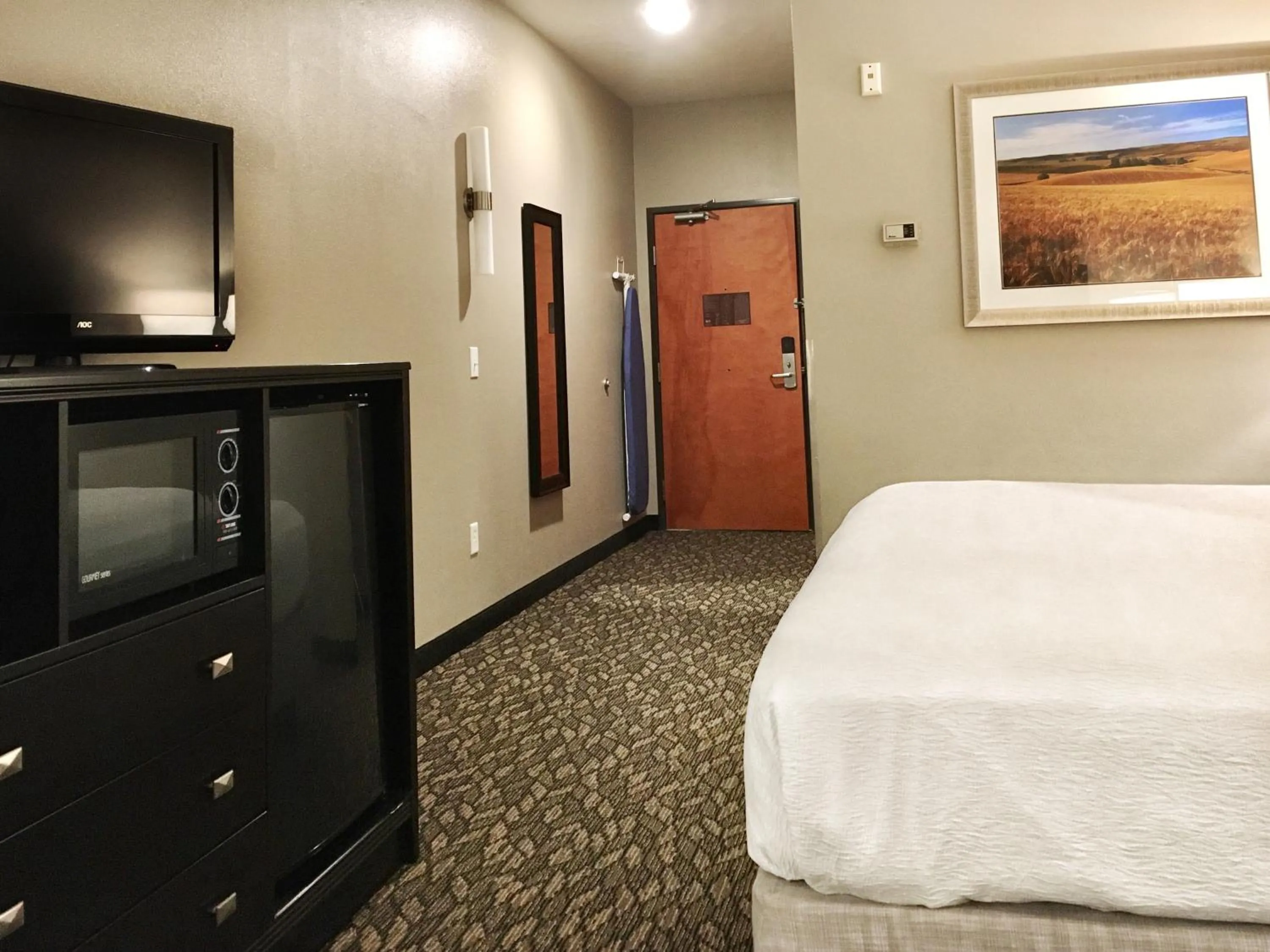 TV and multimedia, Bed in Best Western Wheatland Inn