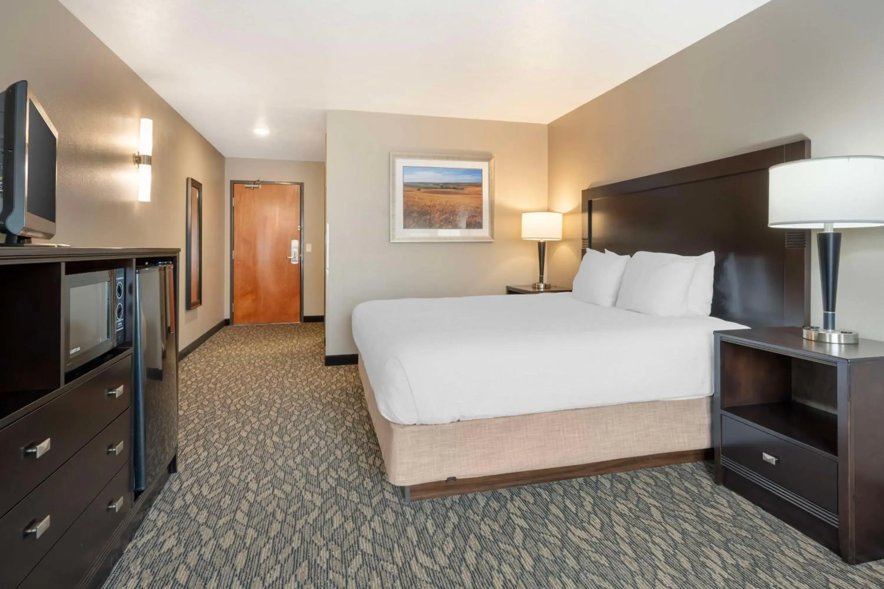 Bed in Best Western Wheatland Inn Bed in Best Western Wheatland Inn