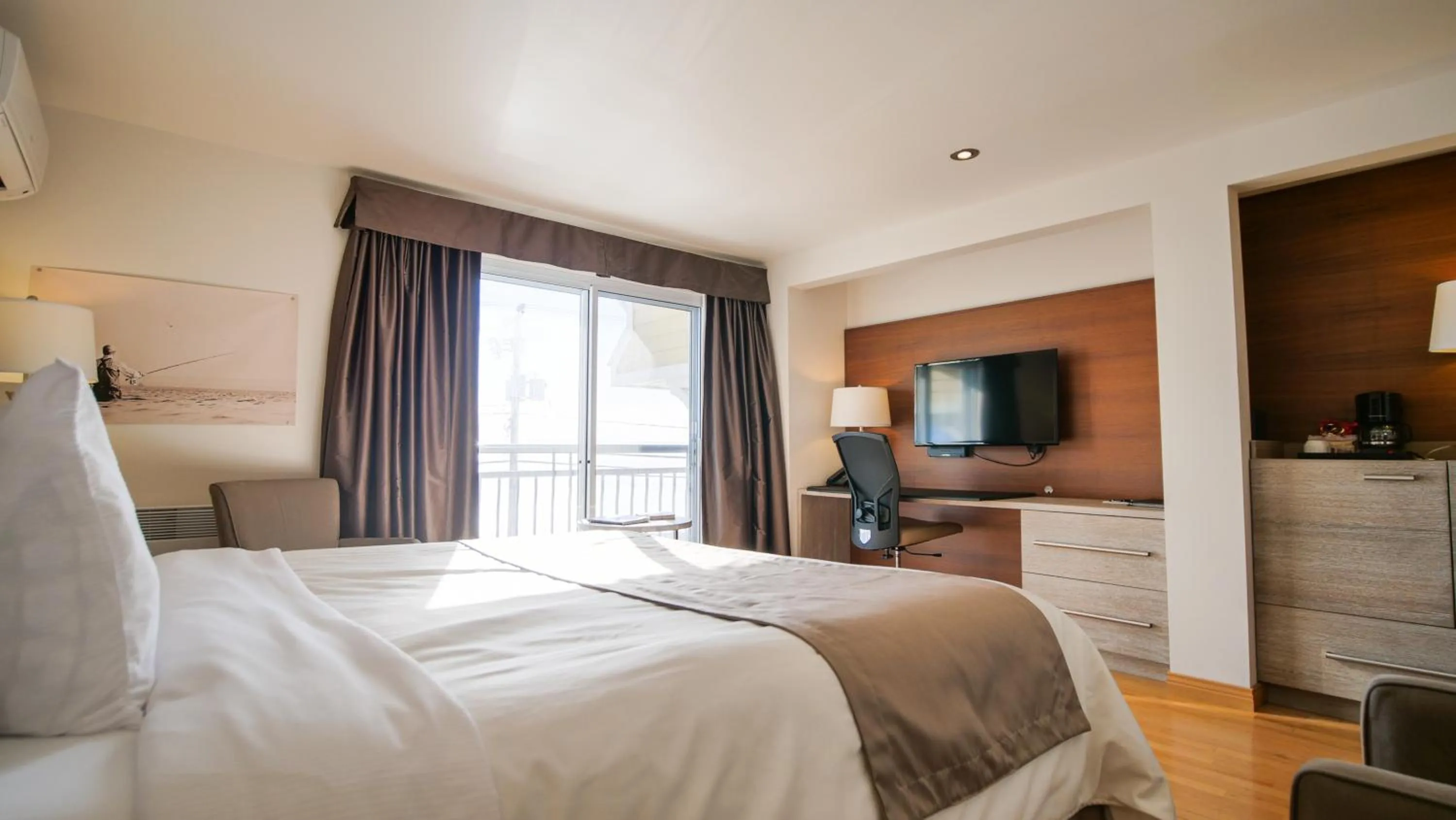 TV and multimedia, Bed in Manoir Belle Plage