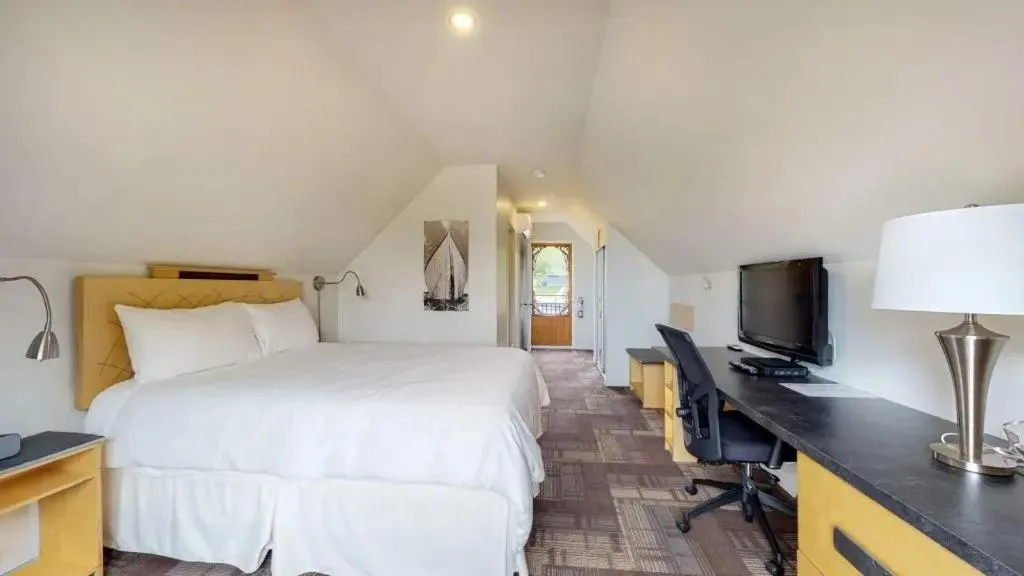 Photo of the whole room, Bed in Manoir Belle Plage