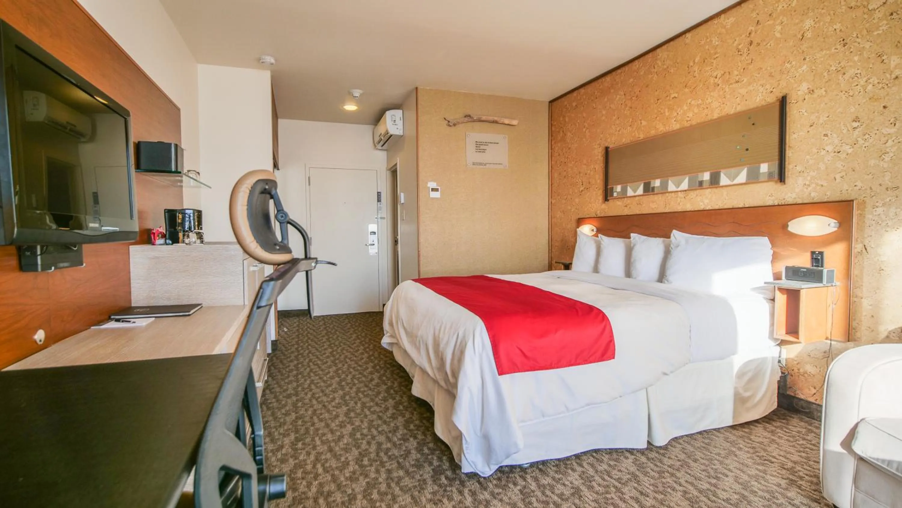 Photo of the whole room, Bed in Manoir Belle Plage