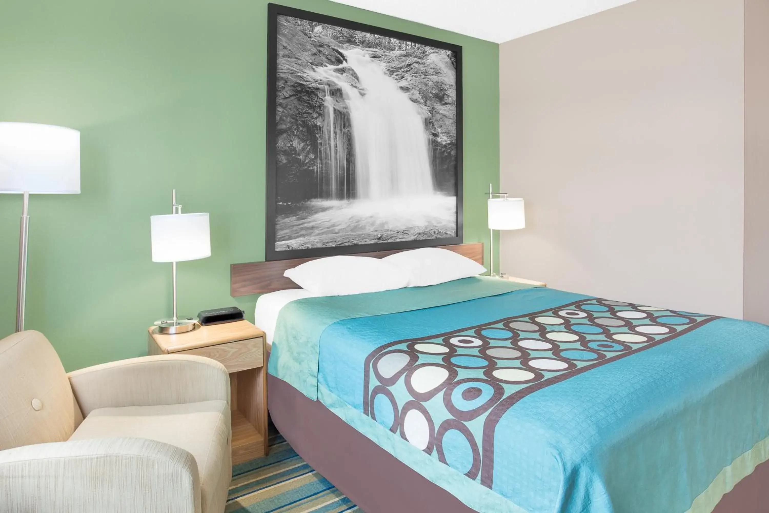 Queen Room - Disability Access/Non-Smoking in Super 8 by Wyndham Beaver Dam Queen Room - Disability Access/Non-Smoking in Super 8 by Wyndham Beaver Dam