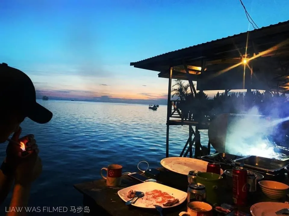 BBQ facilities in Mabul Backpackers