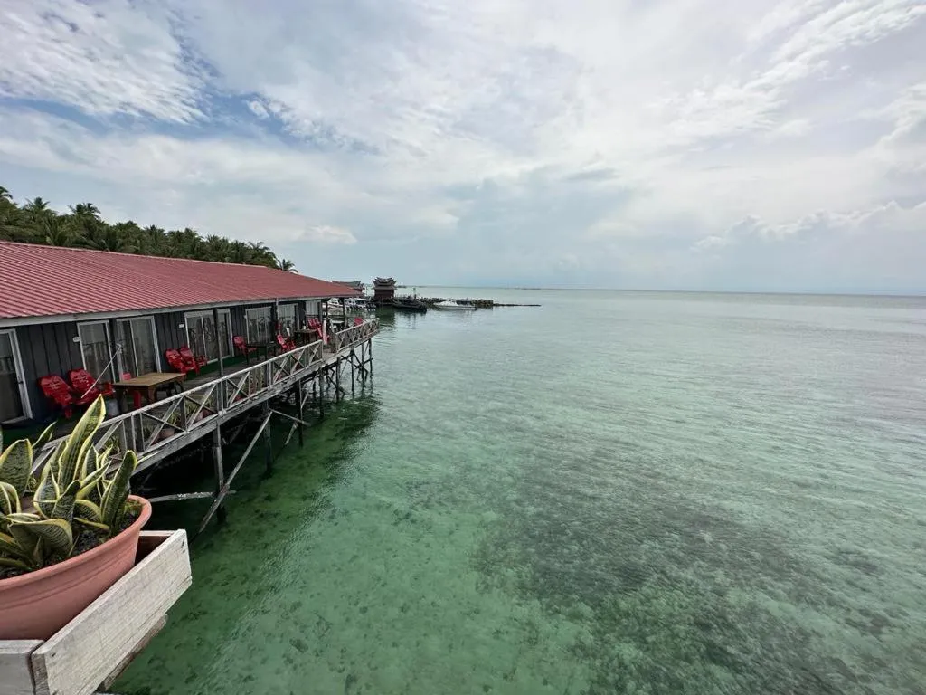 Mabul Backpackers
