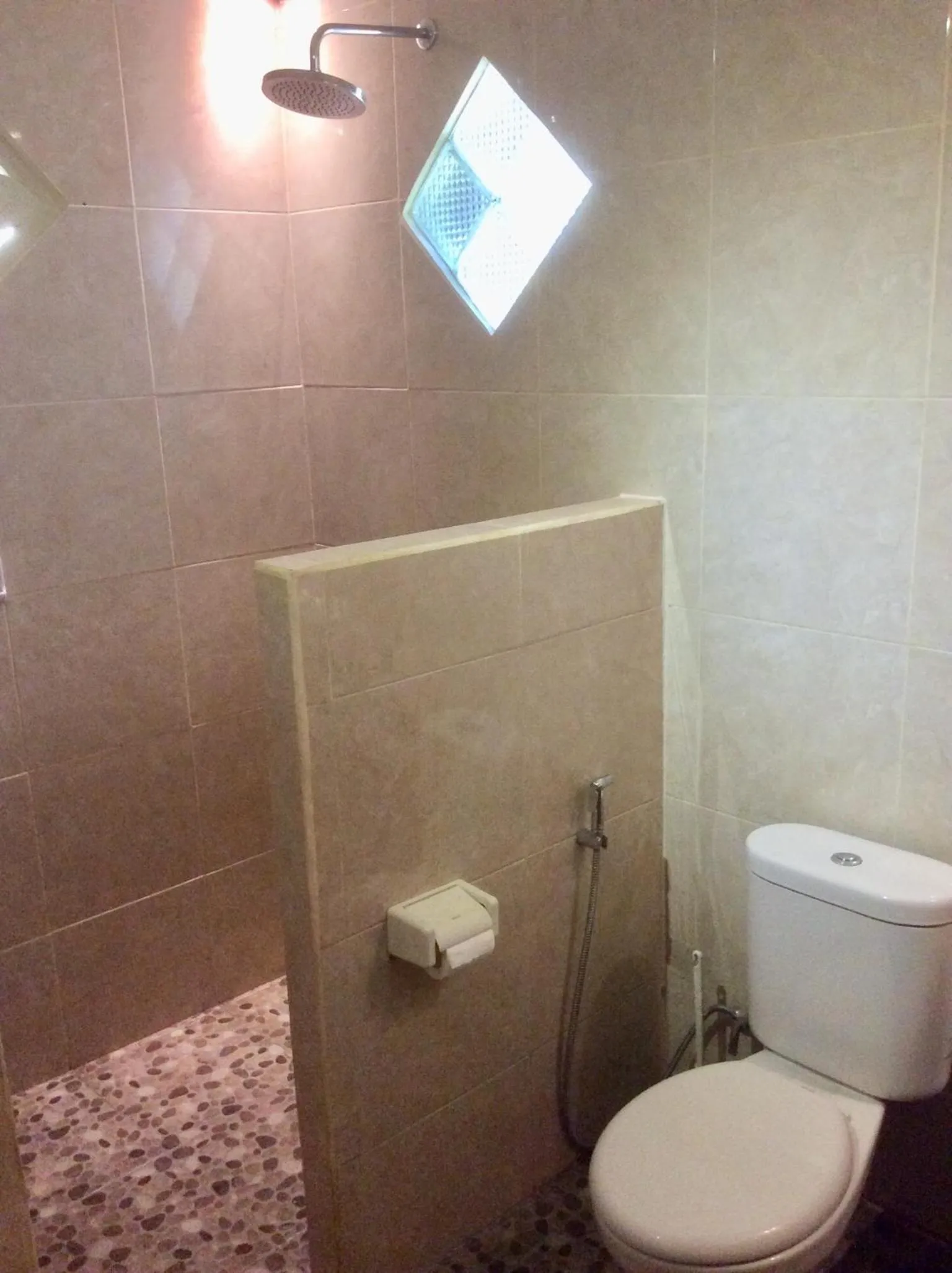 Shower in Rumah Irak et Kadek Bali