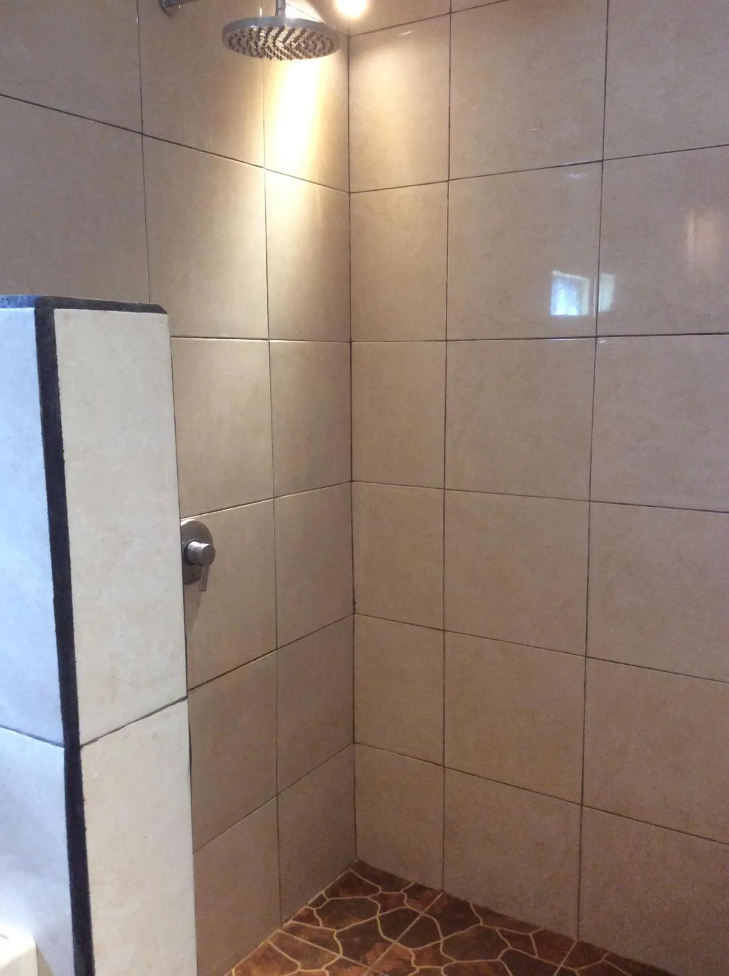 Shower in Rumah Irak et Kadek Bali