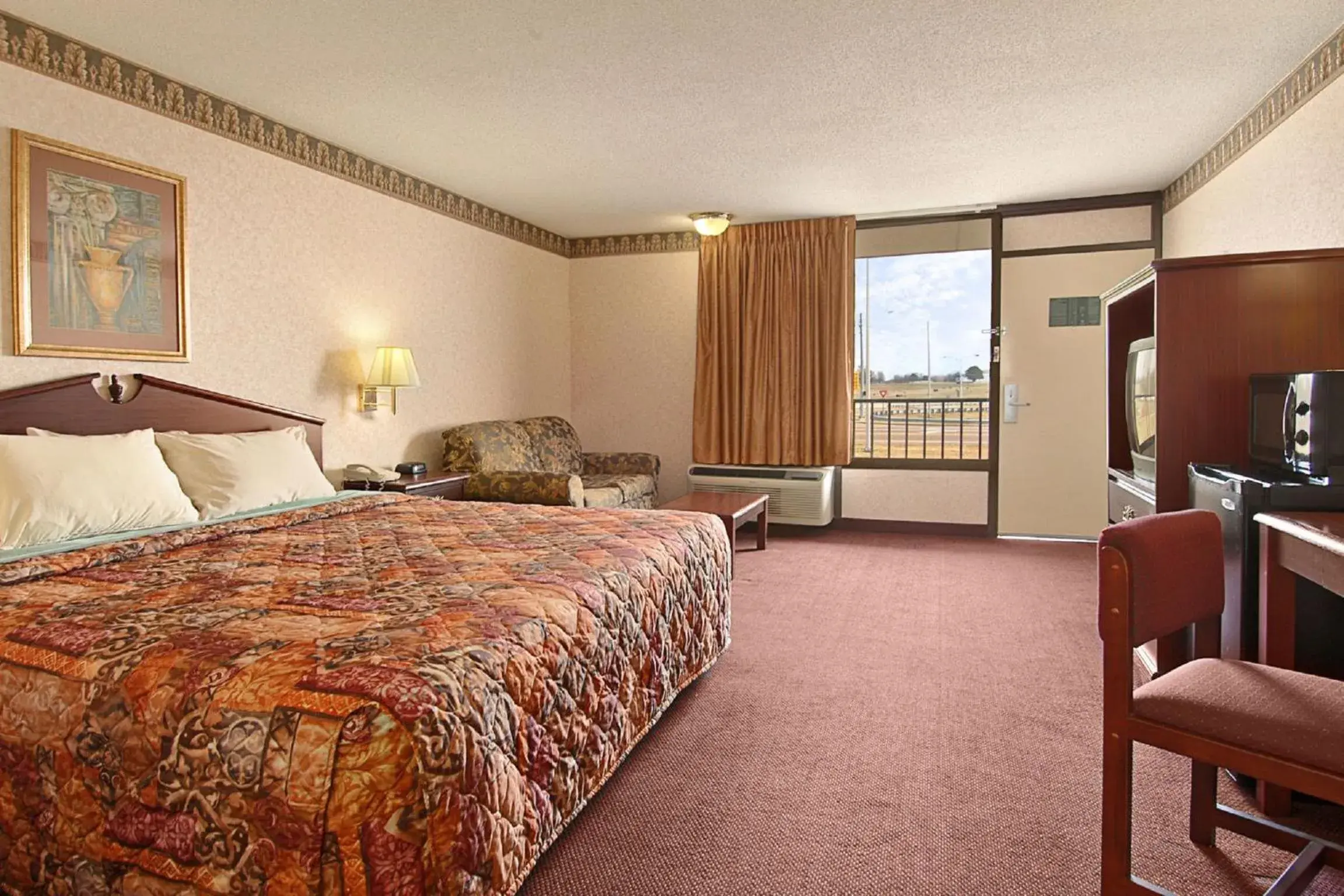 Photo of the whole room, Bed in Days Inn by Wyndham Martin Photo of the whole room, Bed in Days Inn by Wyndham Martin