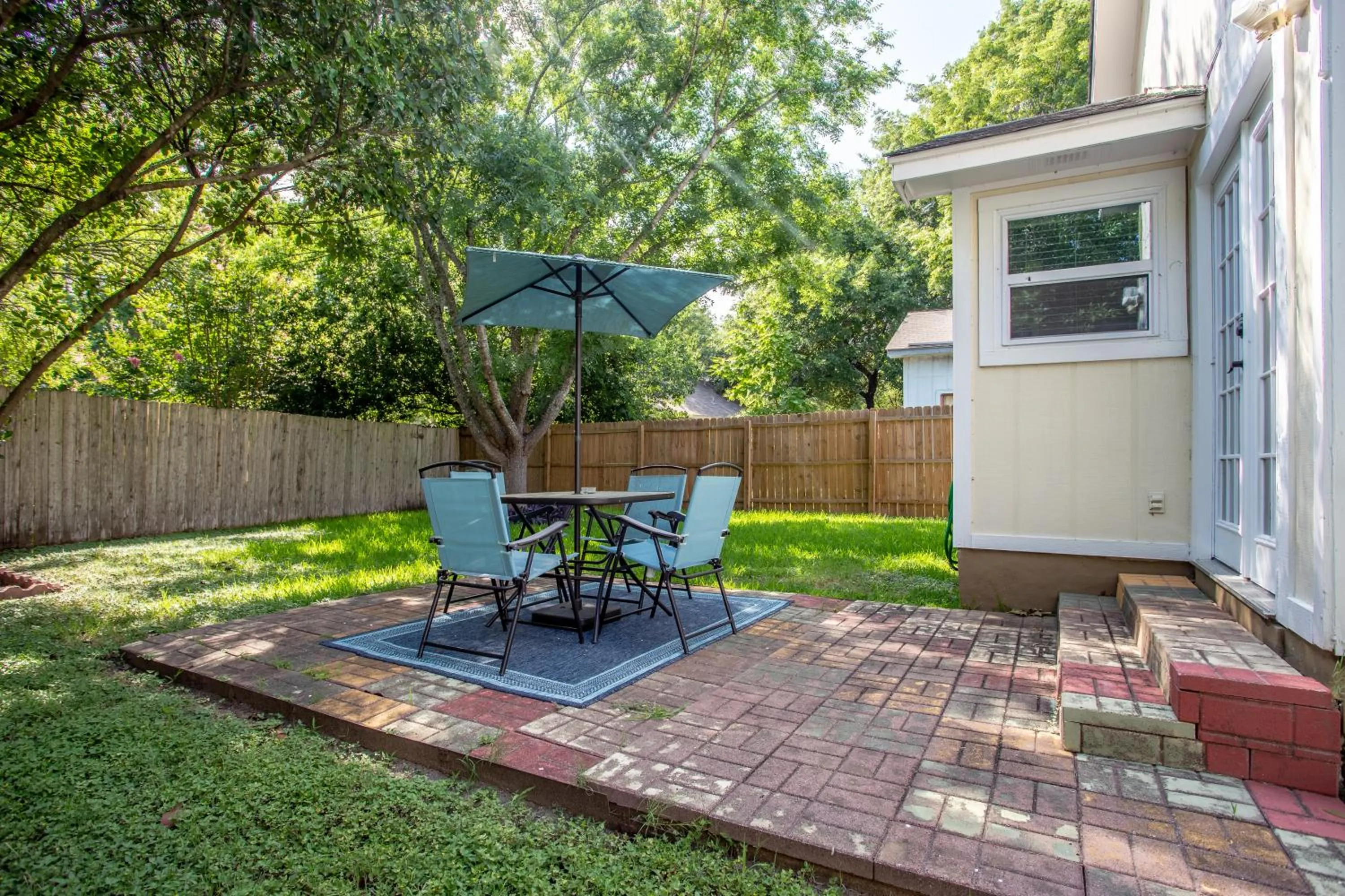 Patio in Comfortable, Family and Business Friendly 2BD/2BA House in North Austin