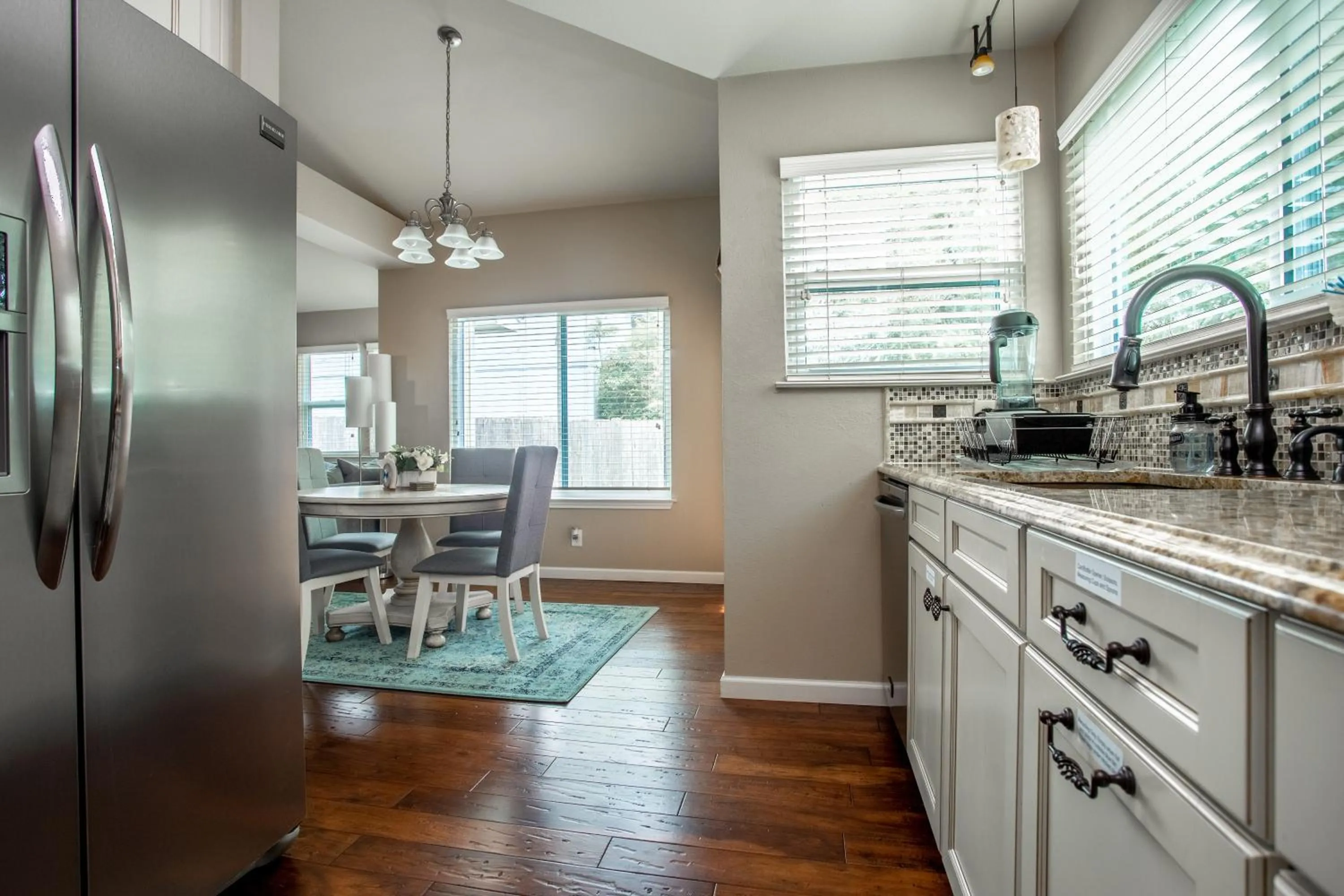 Kitchen or kitchenette in Comfortable, Family and Business Friendly 2BD/2BA House in North Austin