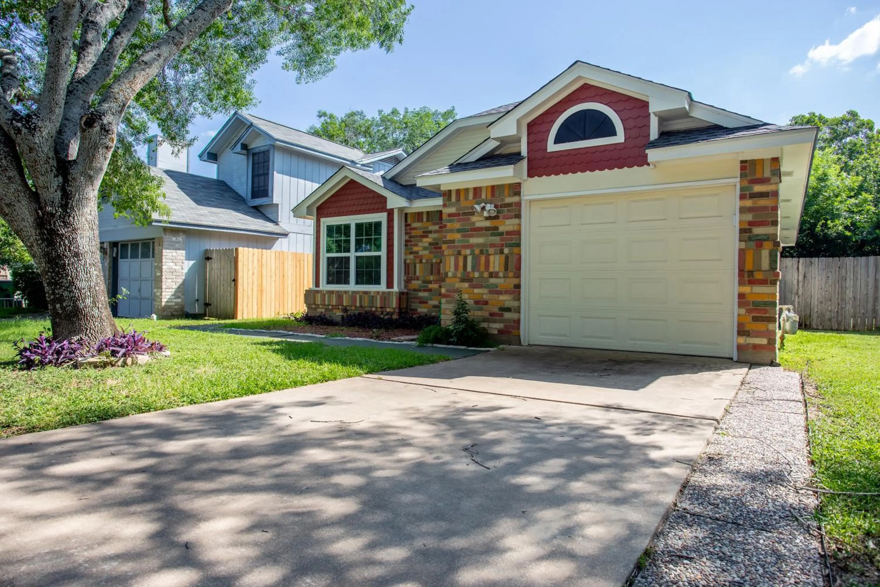 Property building in Comfortable, Family and Business Friendly 2BD/2BA House in North Austin