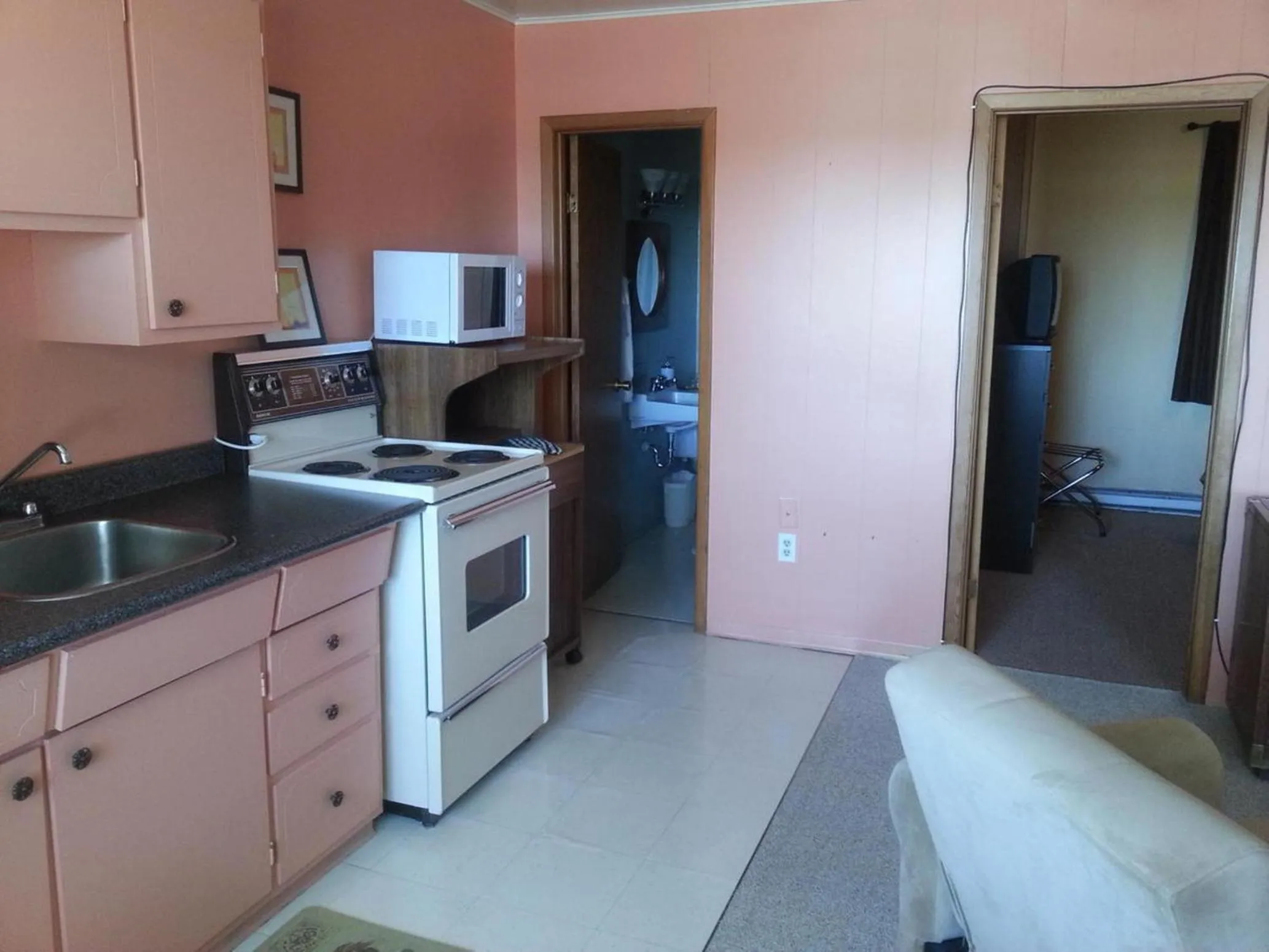 Kitchen or kitchenette in Maple Leaf Motel Emerson