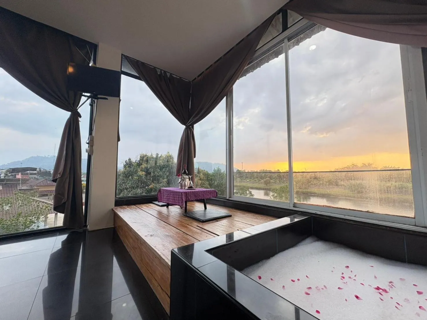 Nava Tara Resort