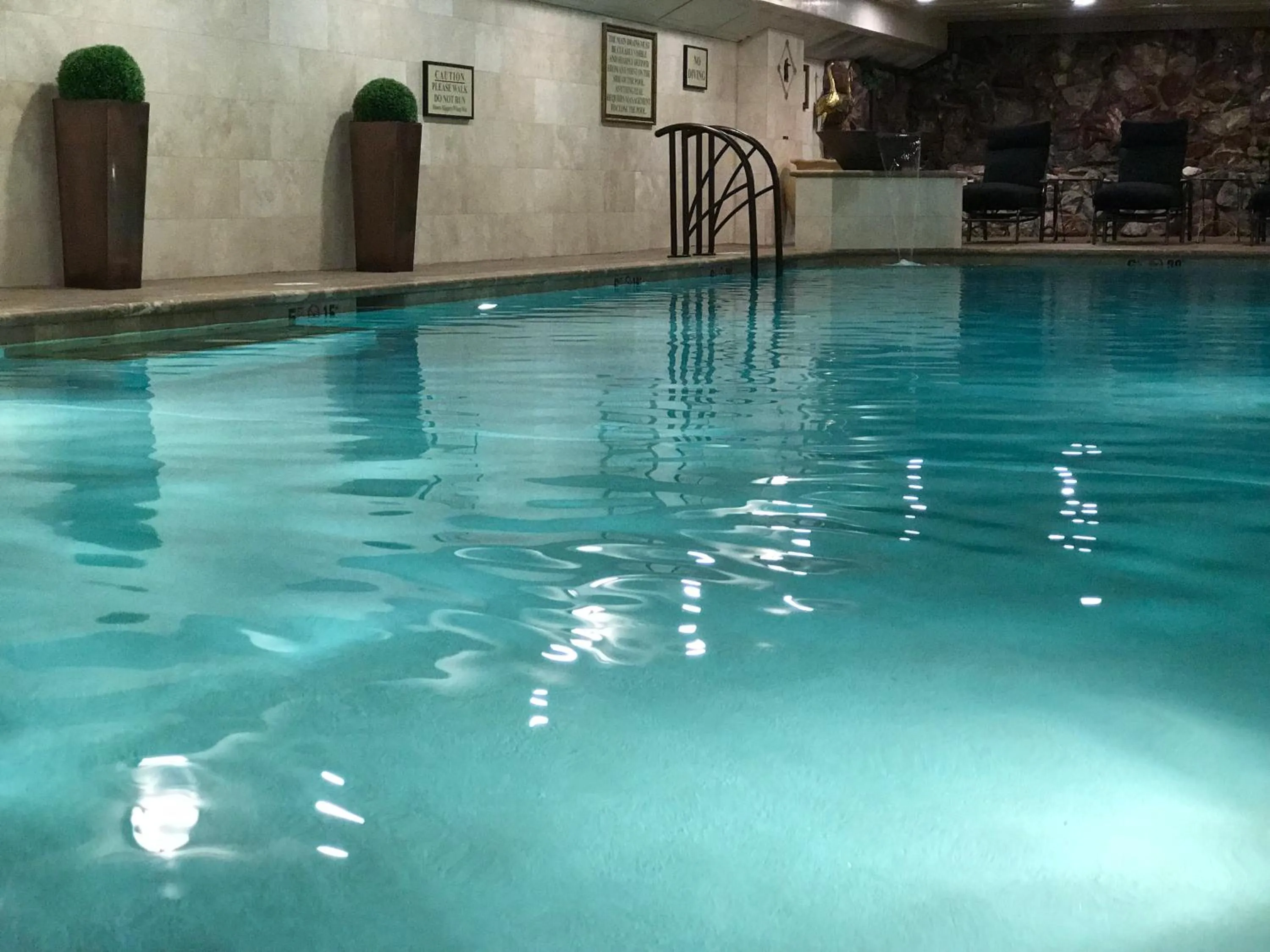 Swimming pool in Lewis & Clark Motel - Bozeman