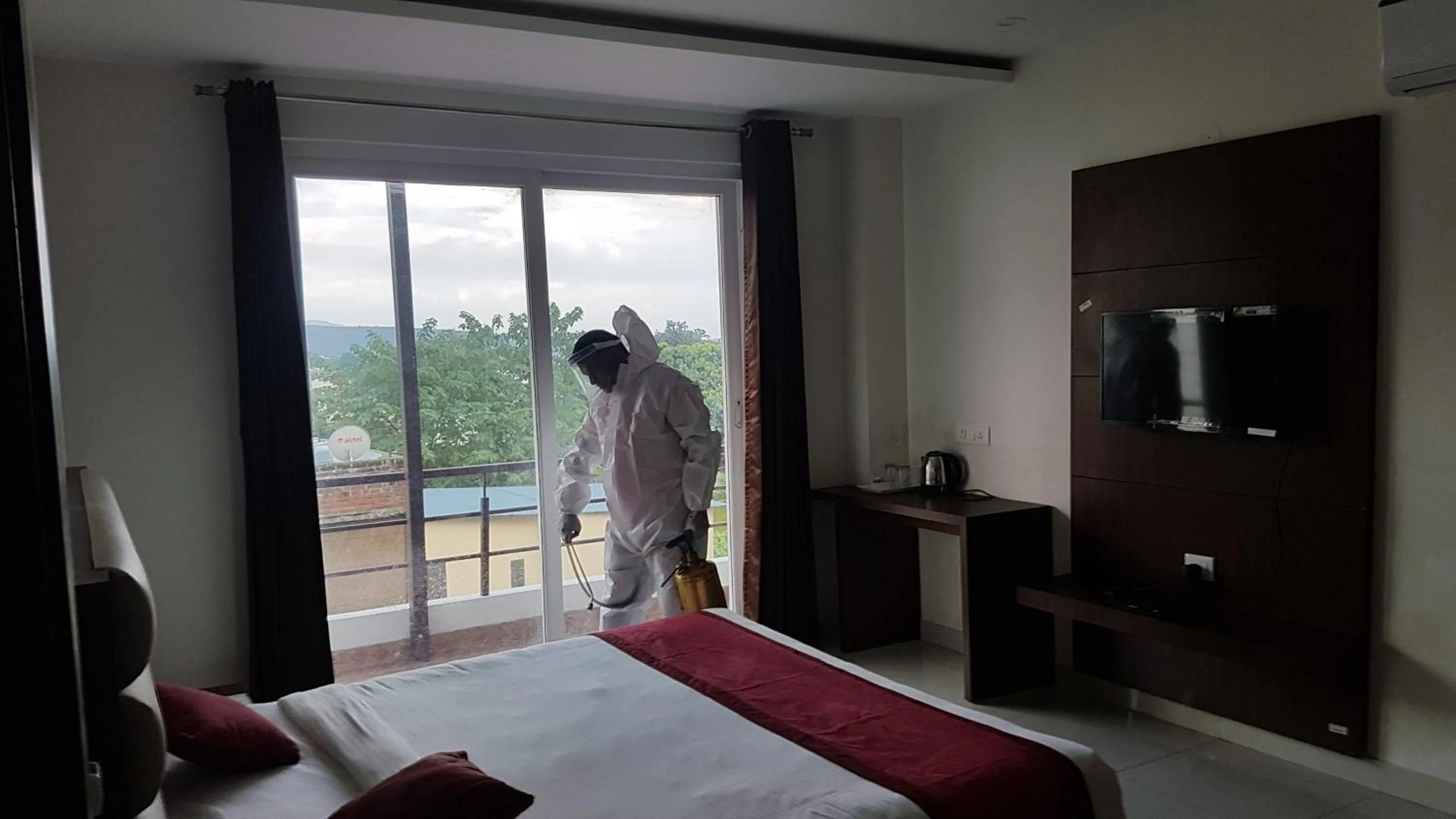 TV and multimedia in Hotel Aakash Residency