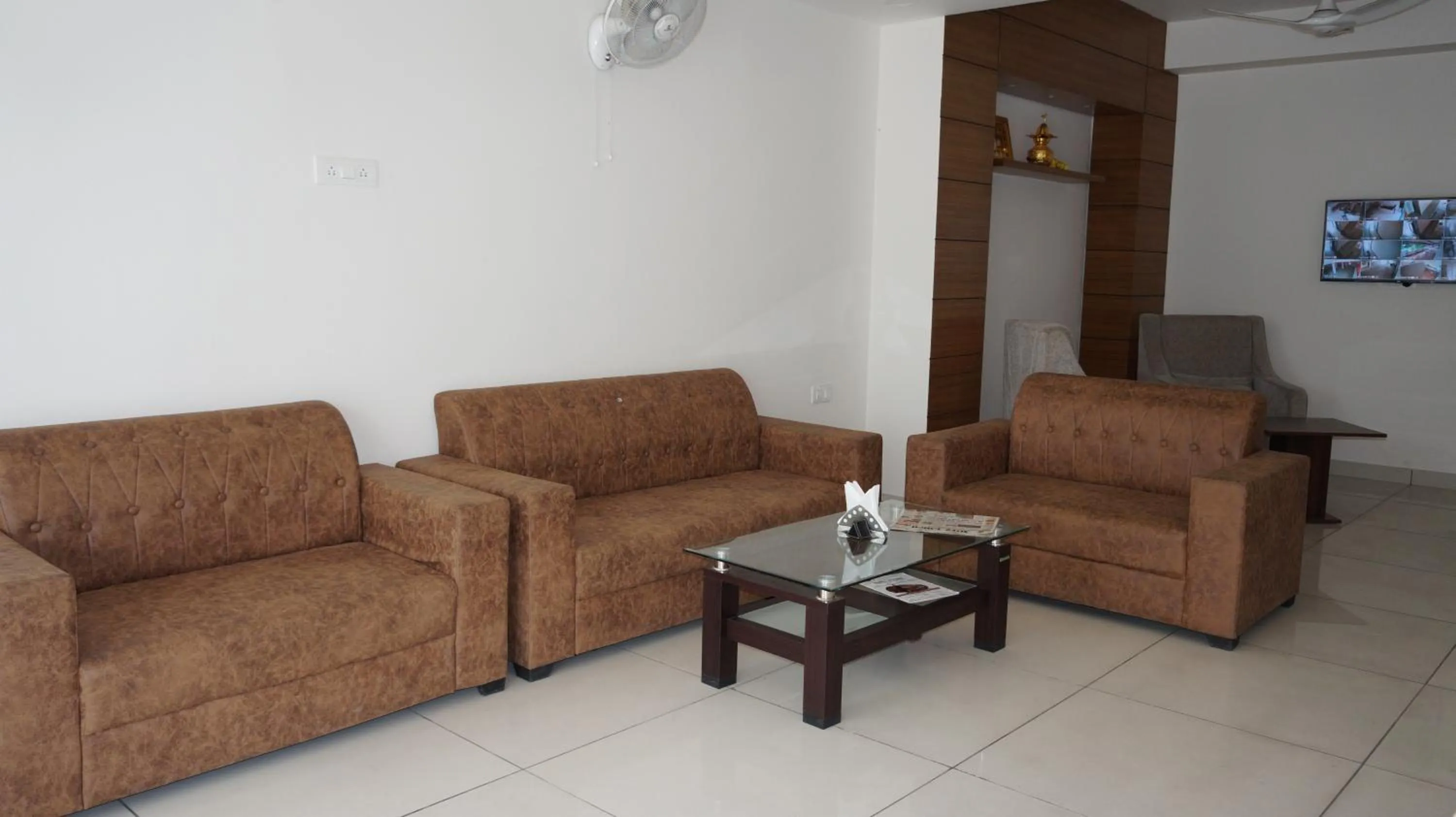 Area and facilities in Hotel Aakash Residency