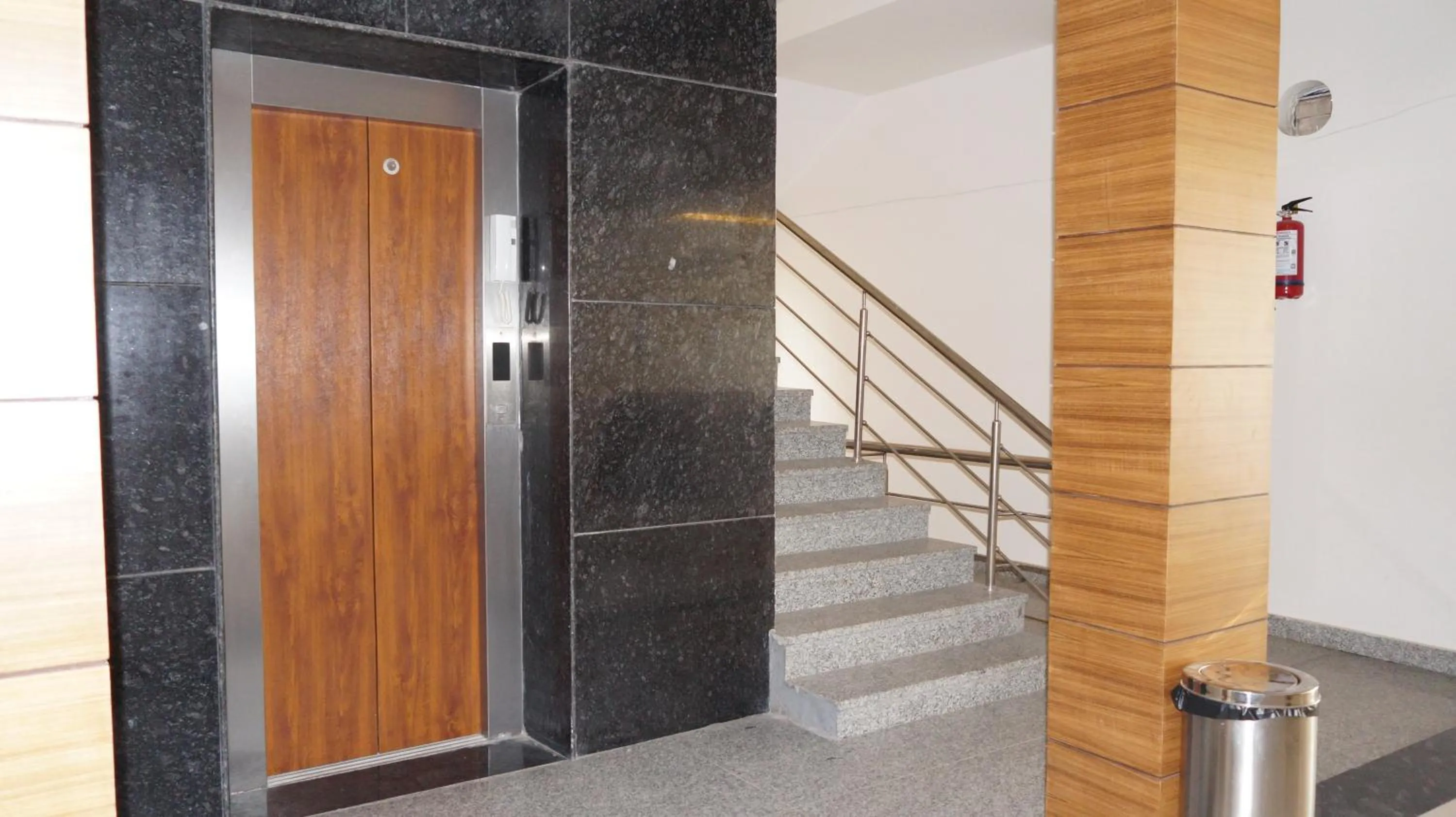 Area and facilities in Hotel Aakash Residency