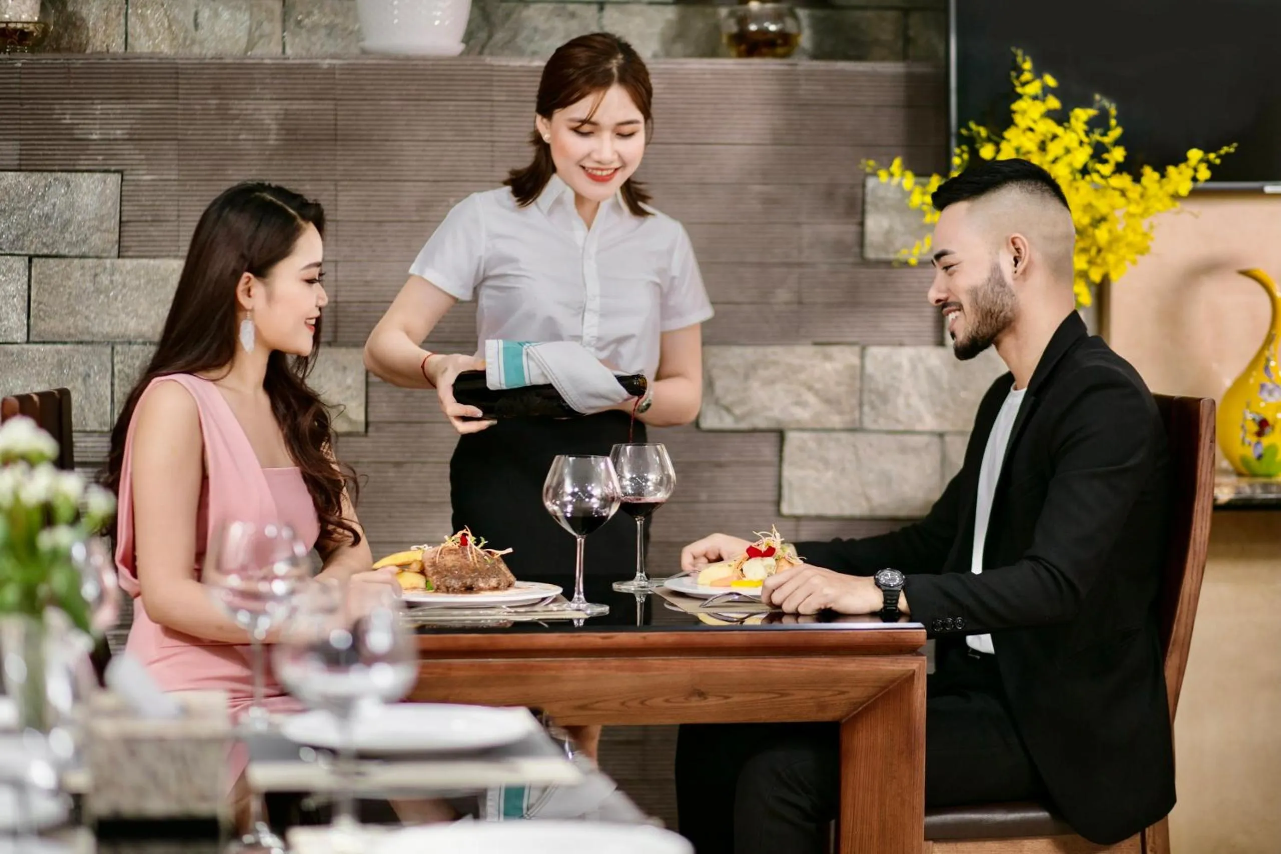 Restaurant/places to eat in Marina Hotel Ha Noi