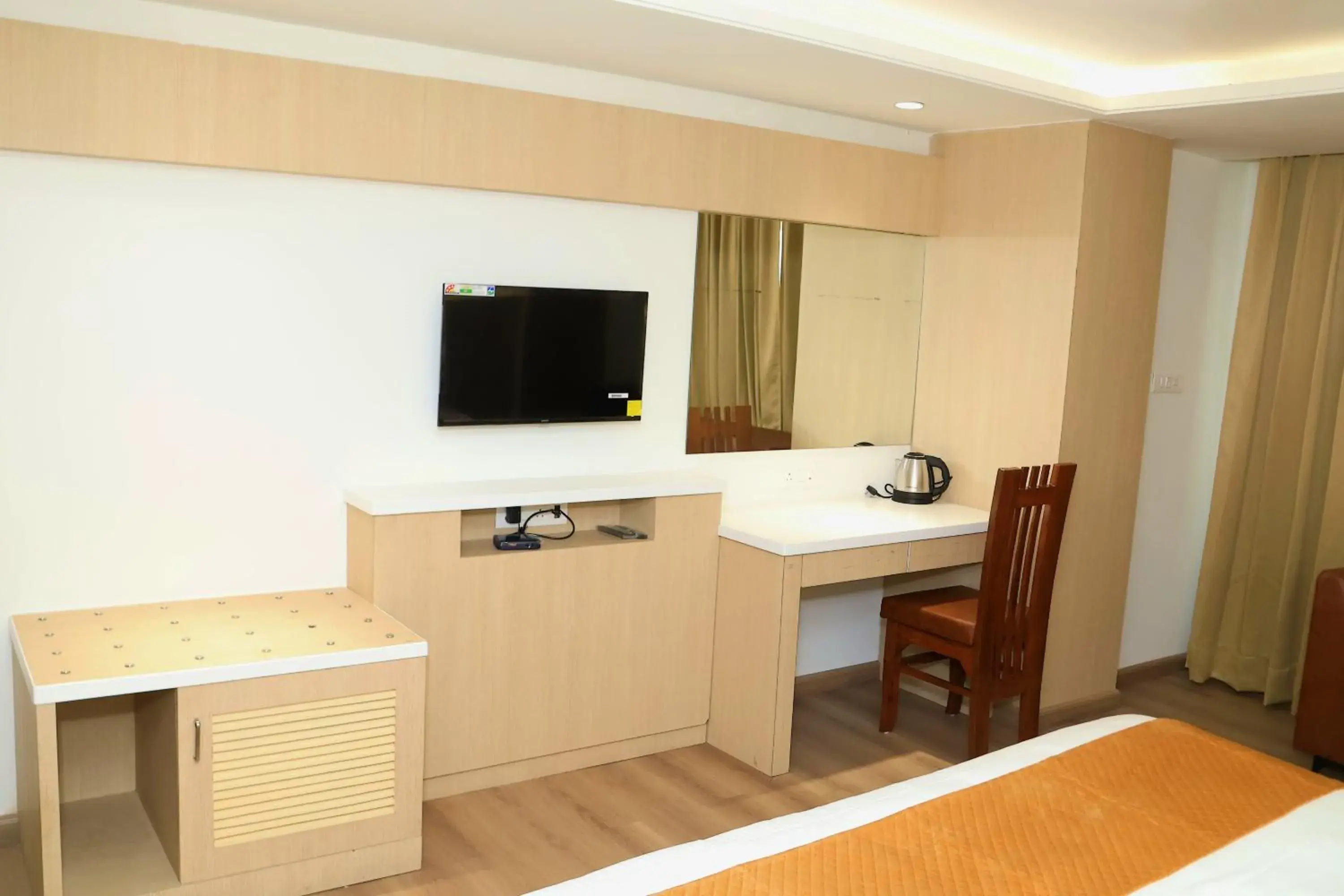 TV and multimedia, Bed in Hotel Radiance TV and multimedia, Bed in Hotel Radiance