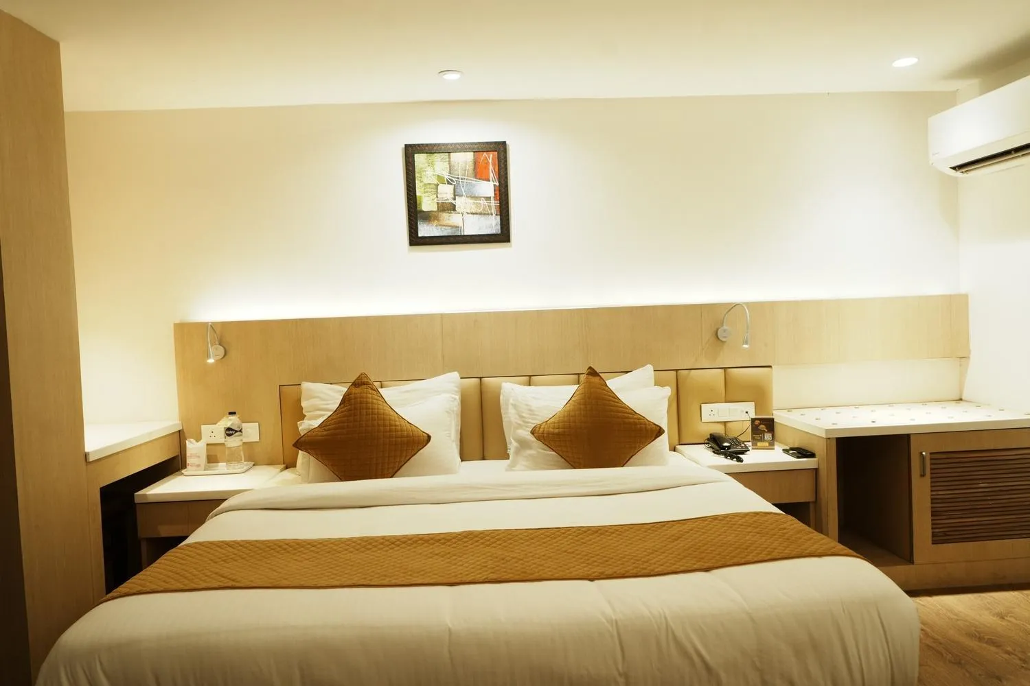 Bed in Hotel Radiance