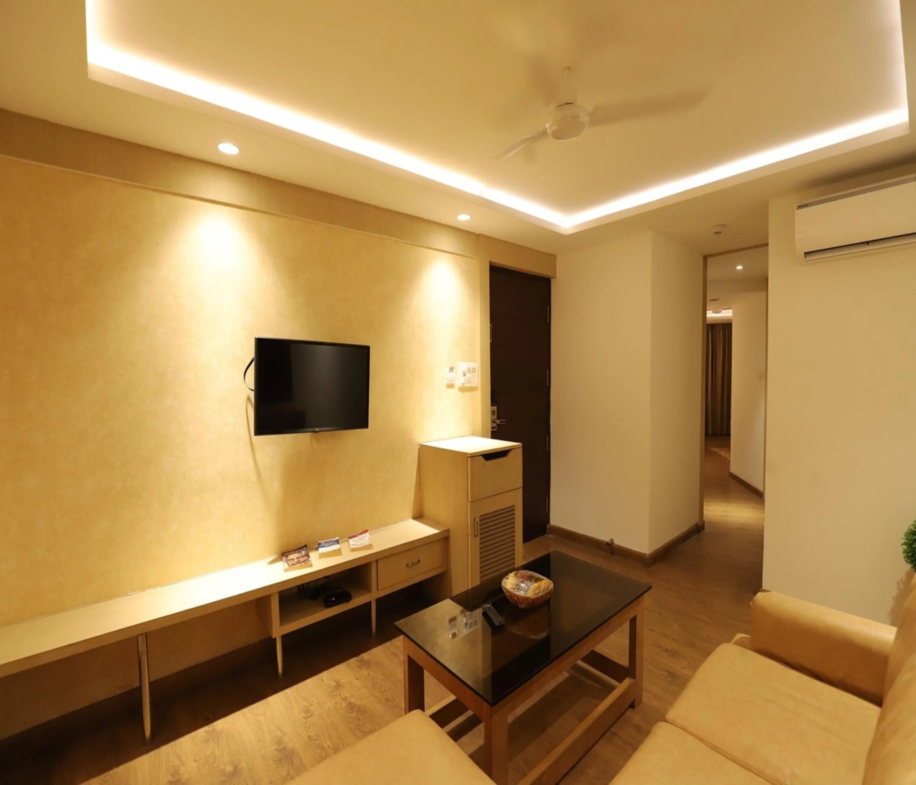 TV and multimedia in Hotel Radiance