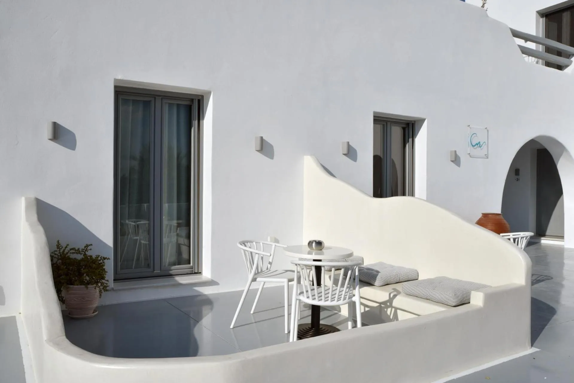 Crystal Mare Suites
