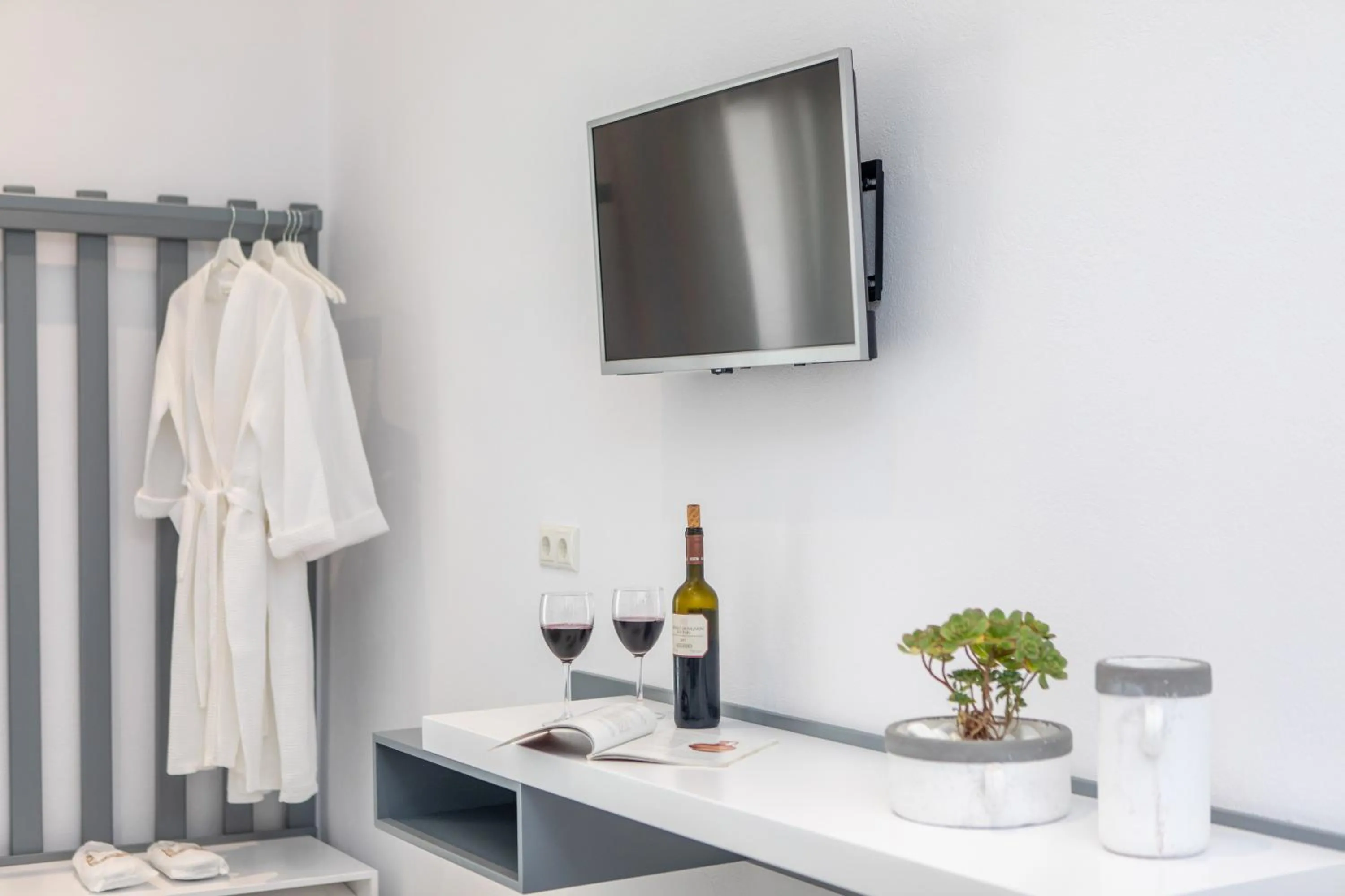 TV and multimedia in Crystal Mare Suites
