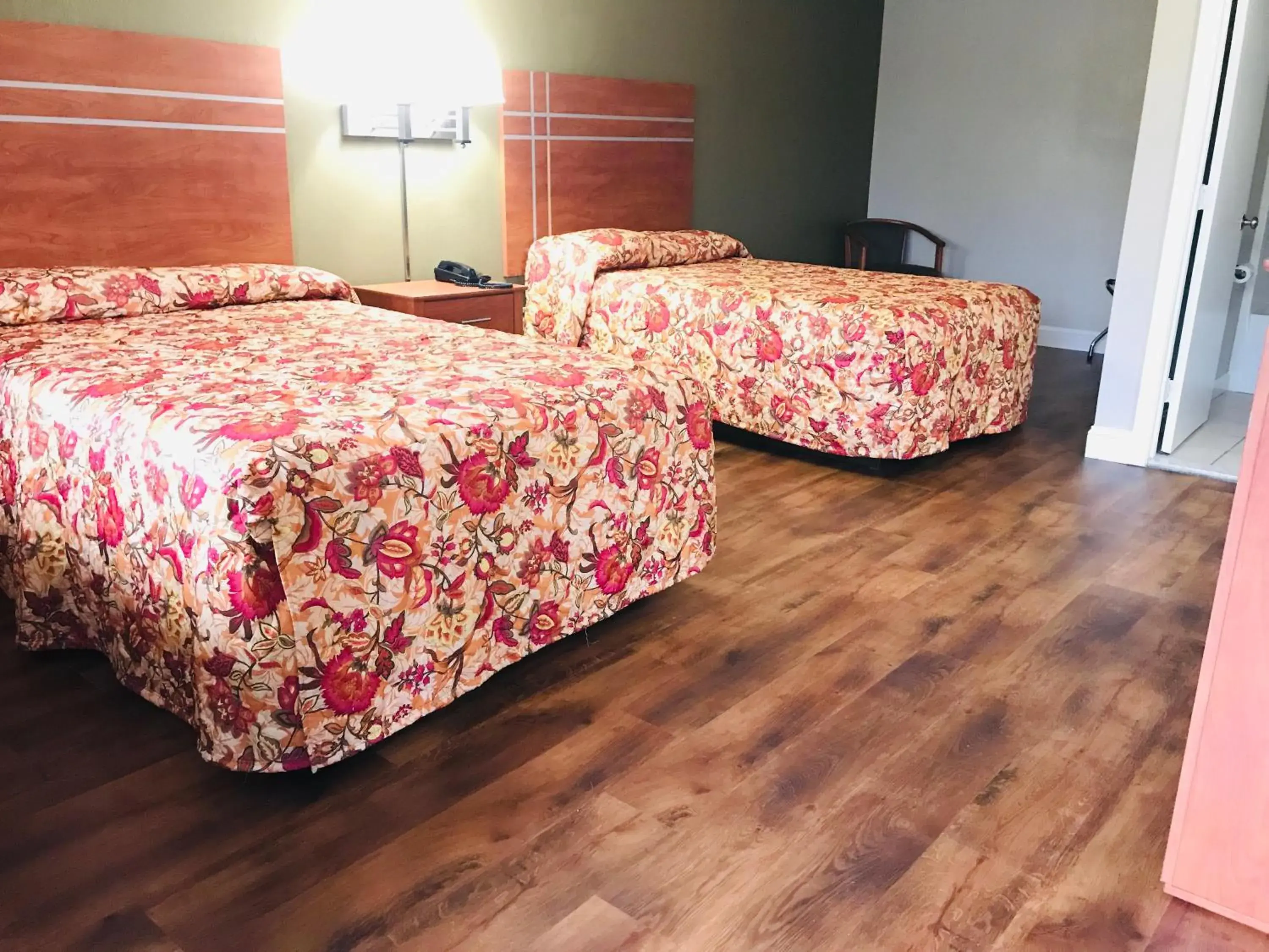 Bed in Rodeway Inn Swansea - Somerset Bed in Rodeway Inn Swansea - Somerset