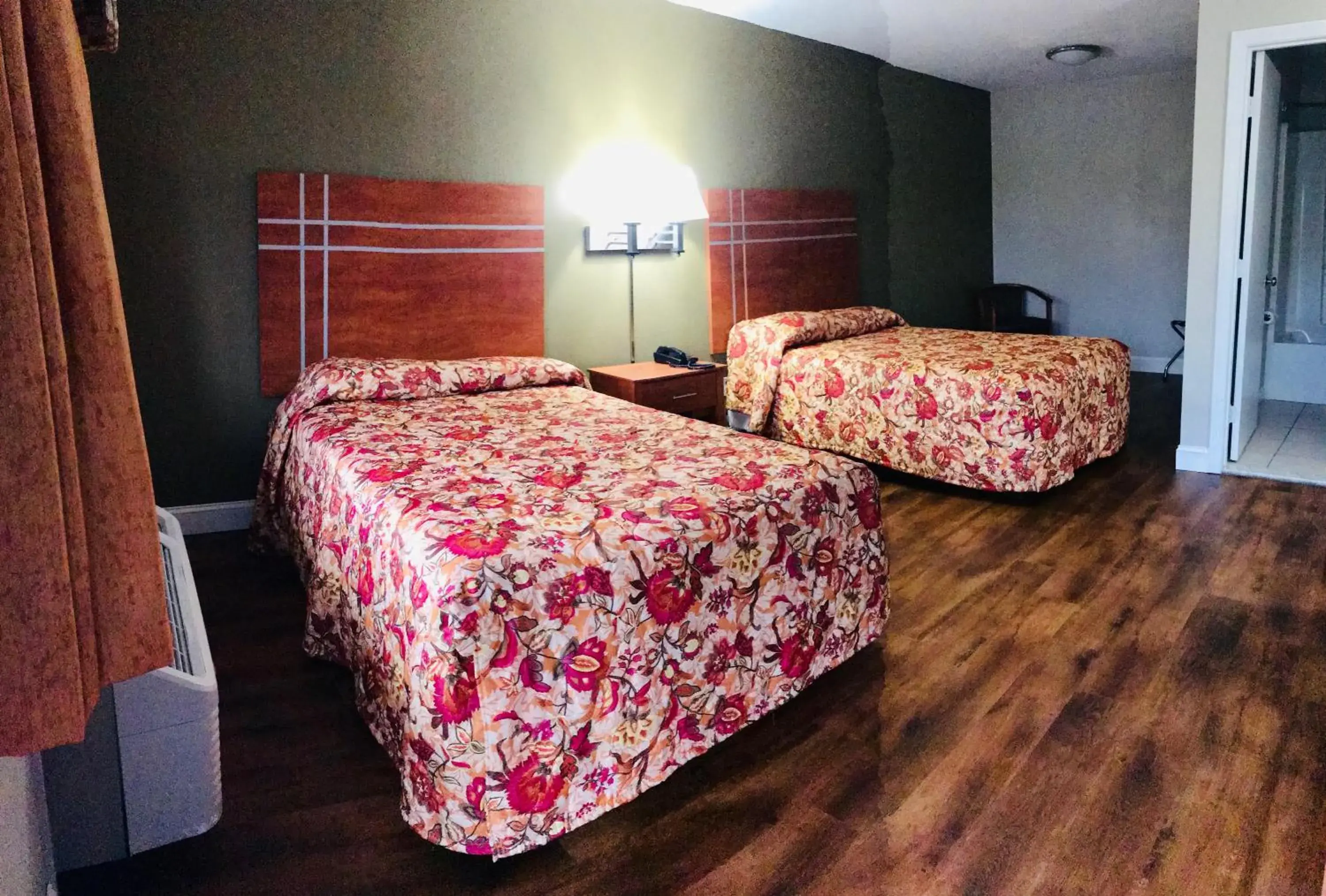 Bed in Rodeway Inn Swansea - Somerset Bed in Rodeway Inn Swansea - Somerset