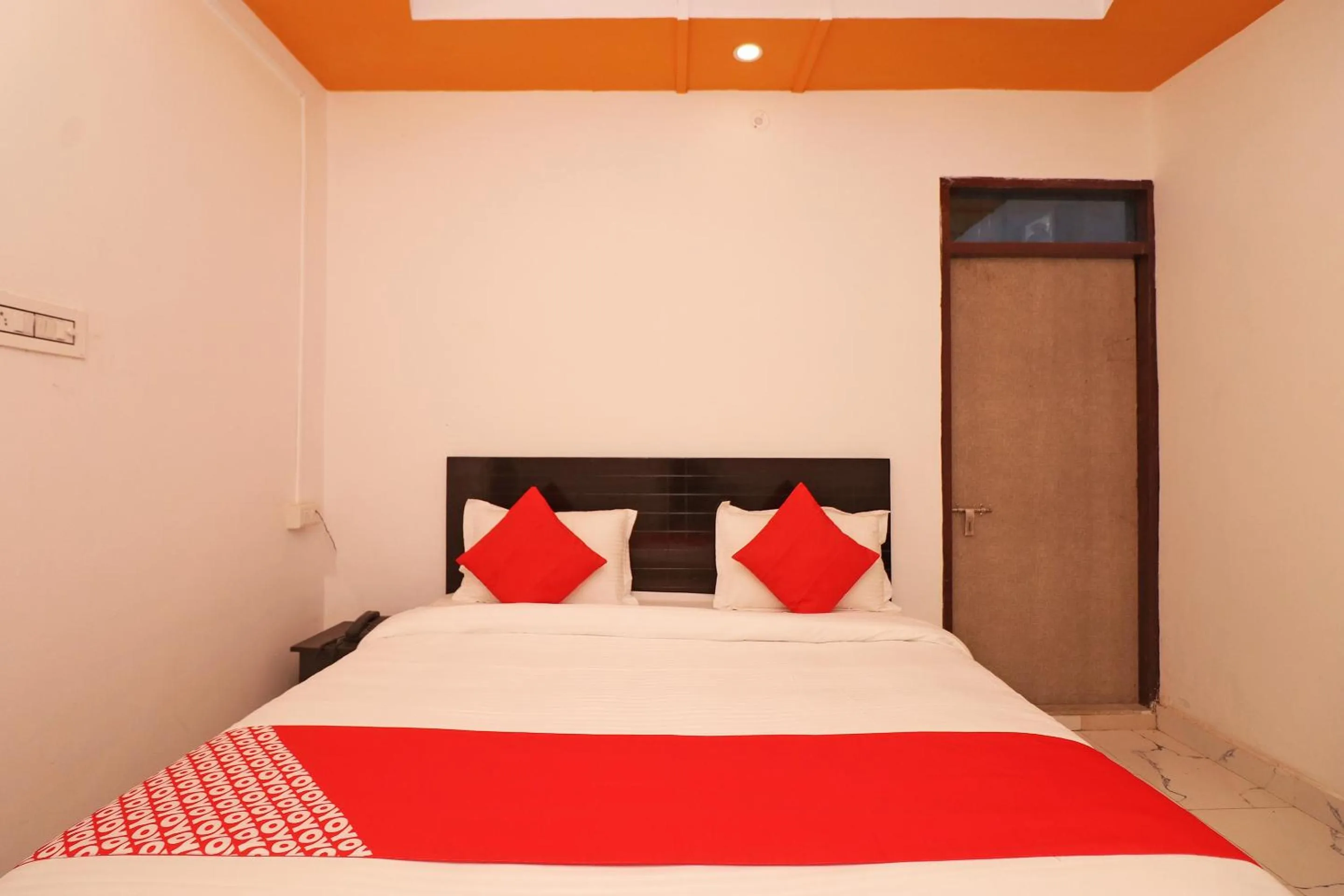 Bedroom in Hotel O 37918 Hotel Signature Inn