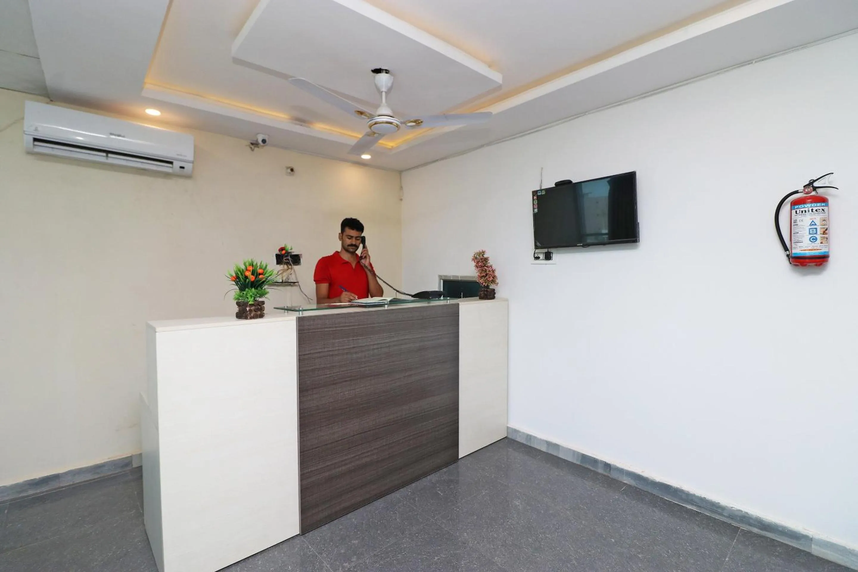 Lobby or reception in Hotel O 37918 Hotel Signature Inn