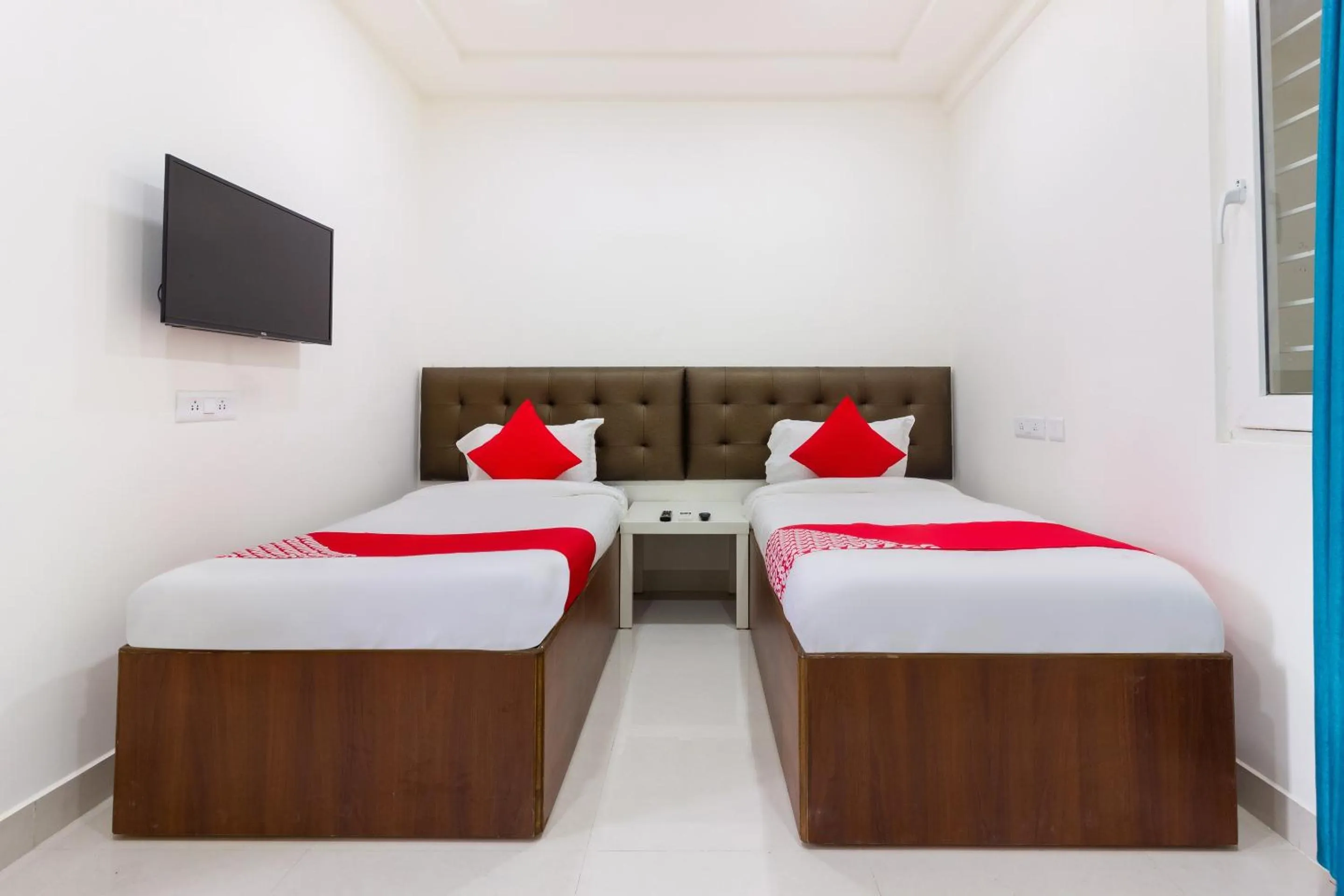 Bedroom, Bed in Super Hotel O Qualia Inn Kondapur Near Botanical Garden